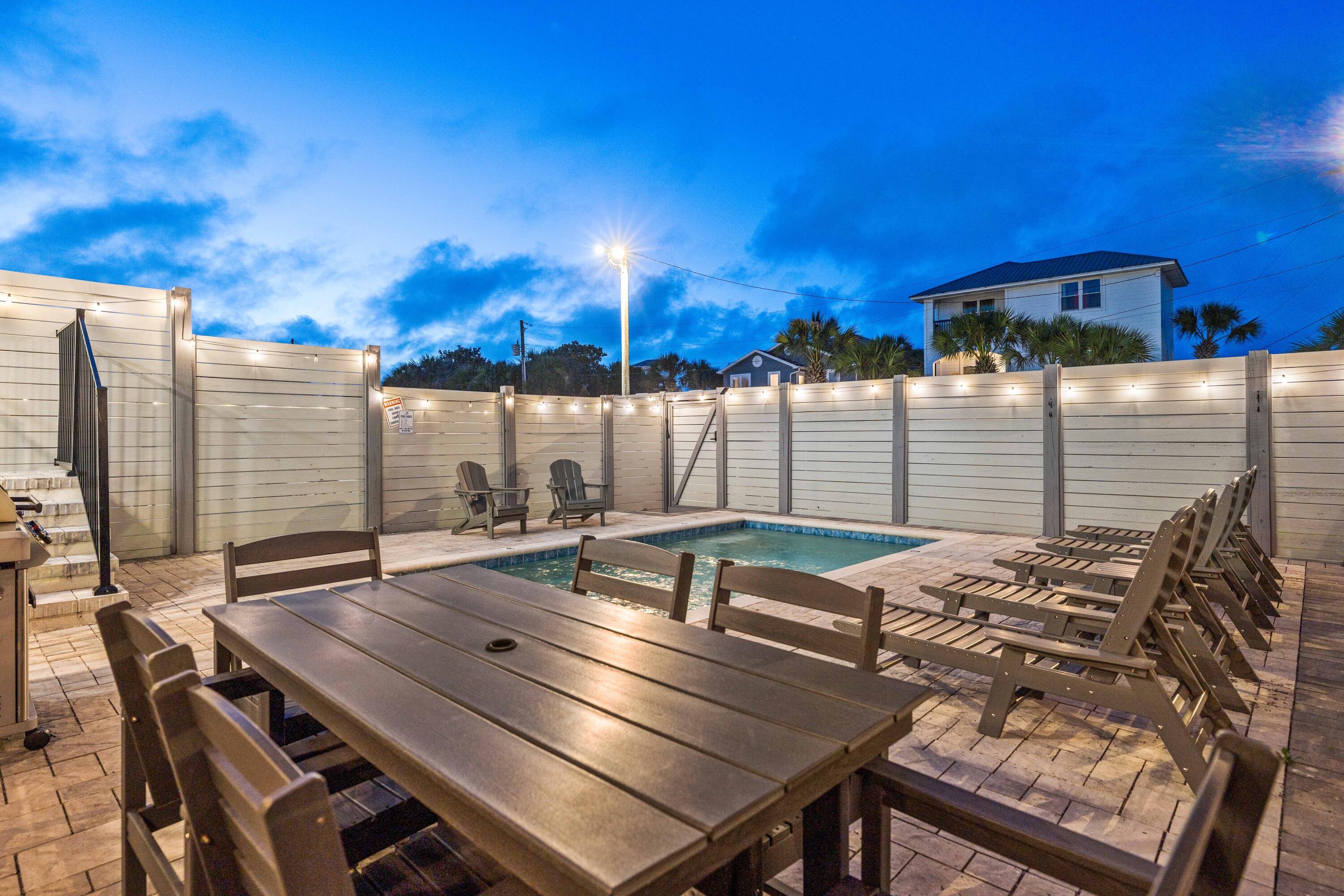 BAHAMA BEACH - Residential