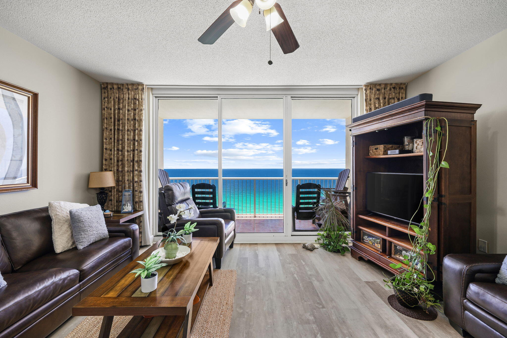 MAJESTIC BEACH TOWERS I - Residential