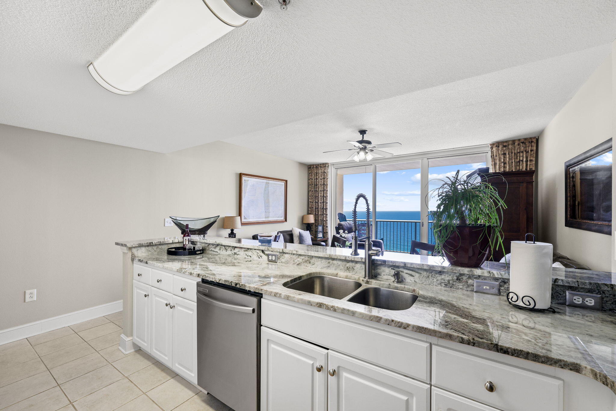 MAJESTIC BEACH TOWERS I - Residential