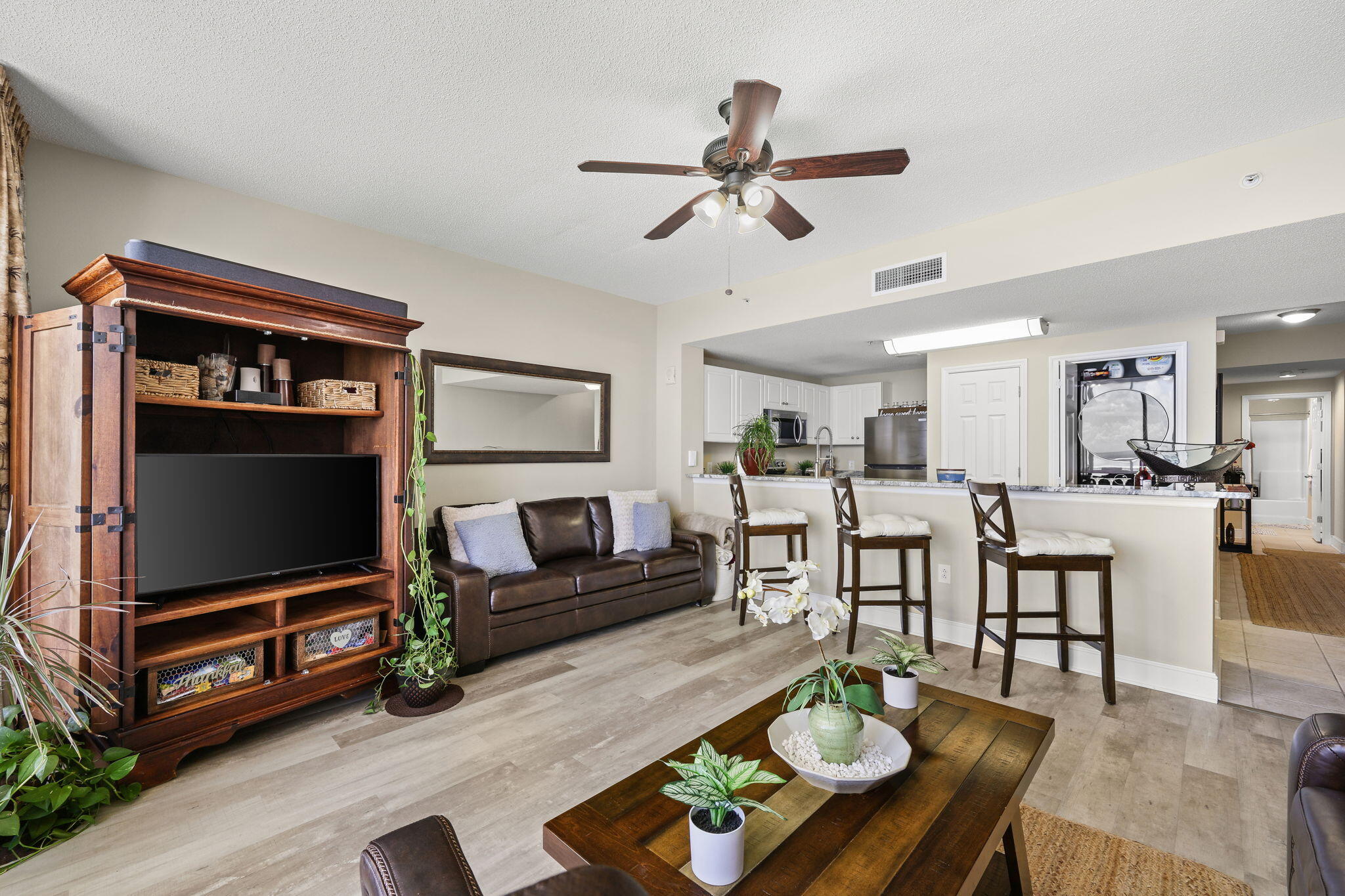 MAJESTIC BEACH TOWERS I - Residential