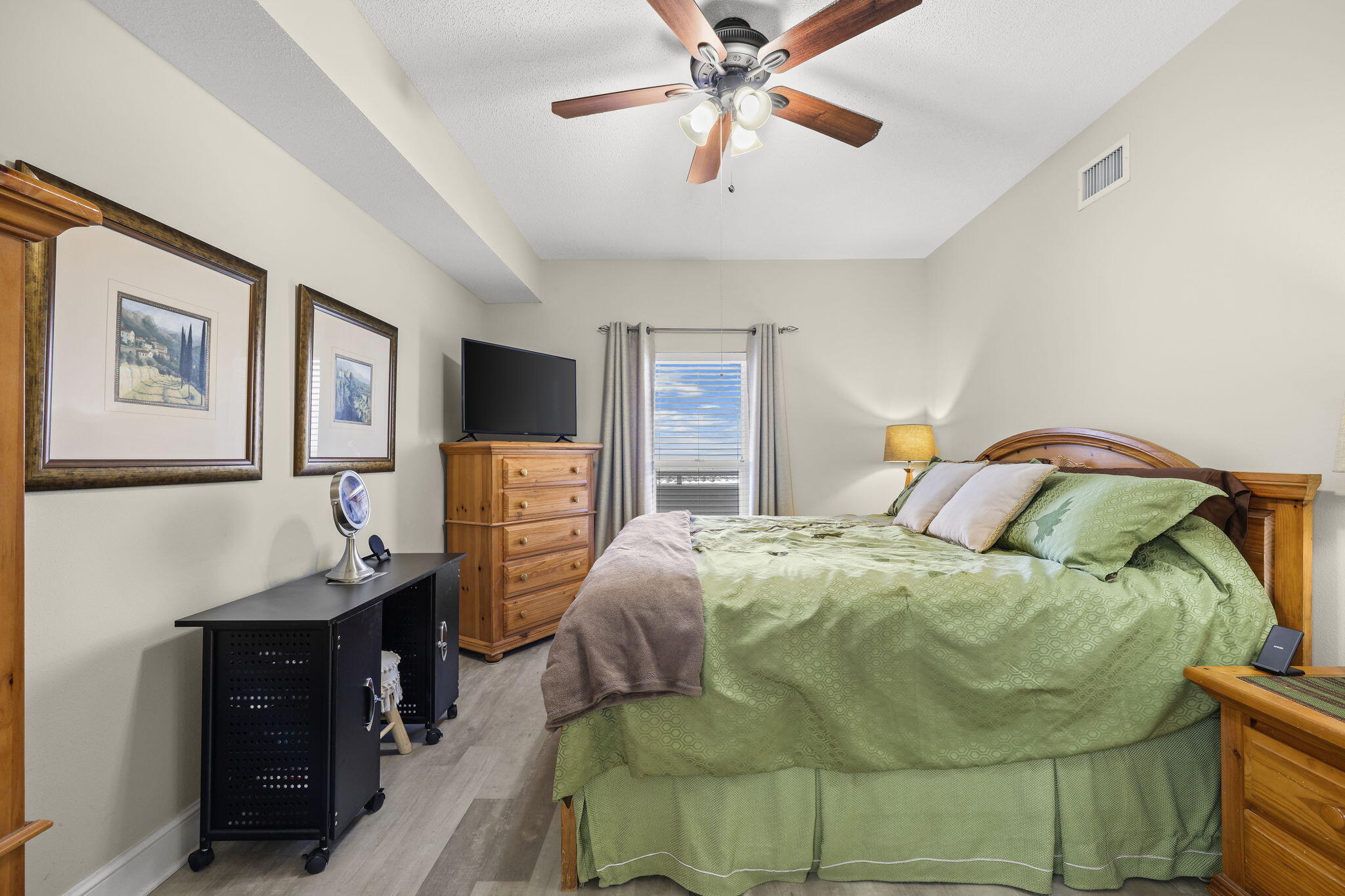 MAJESTIC BEACH TOWERS I - Residential