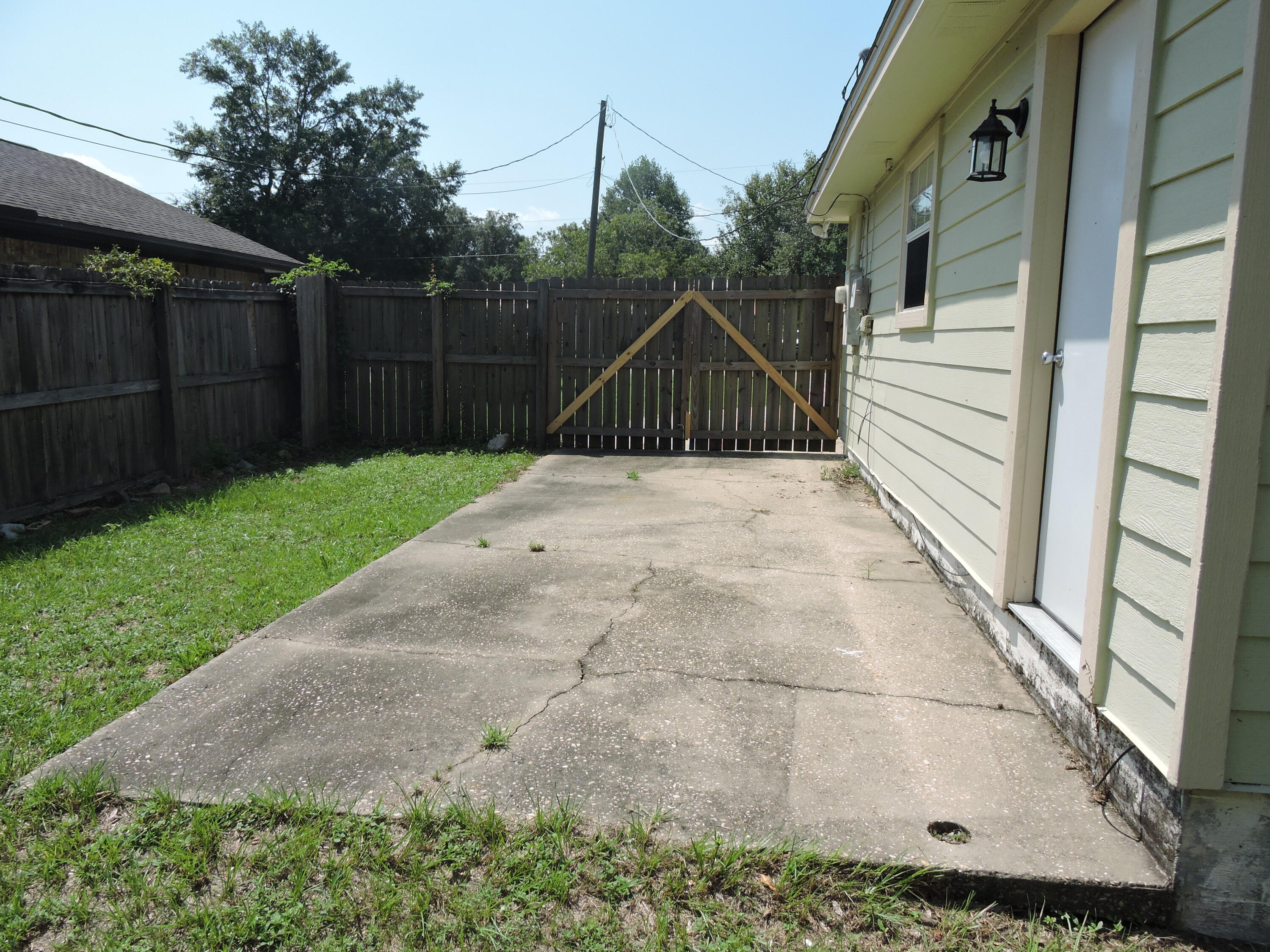 COUNTRYVIEW ESTATES 1ST ADDN - Residential Lease