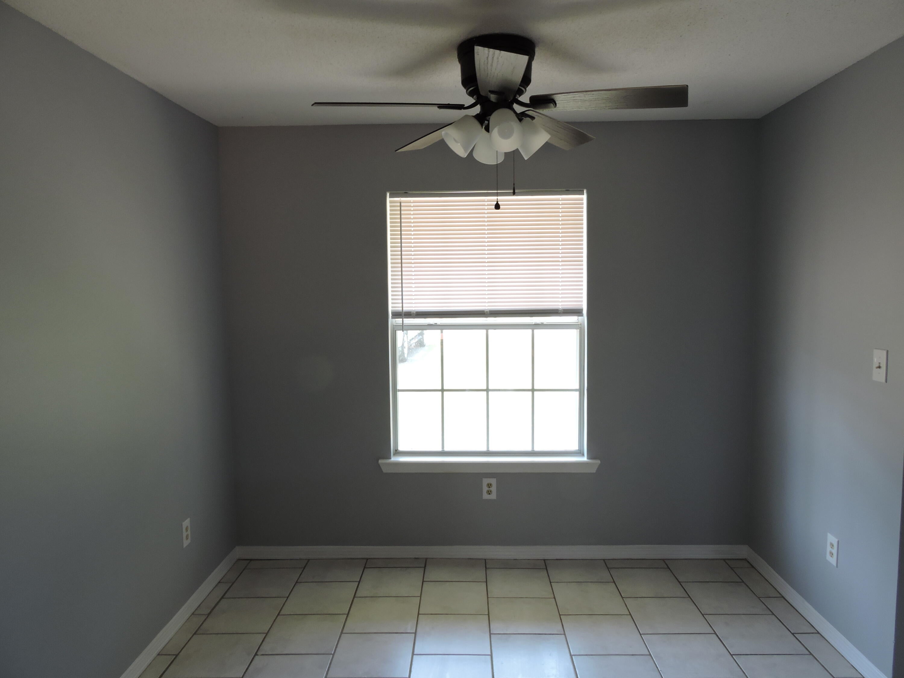 COUNTRYVIEW ESTATES 1ST ADDN - Residential Lease