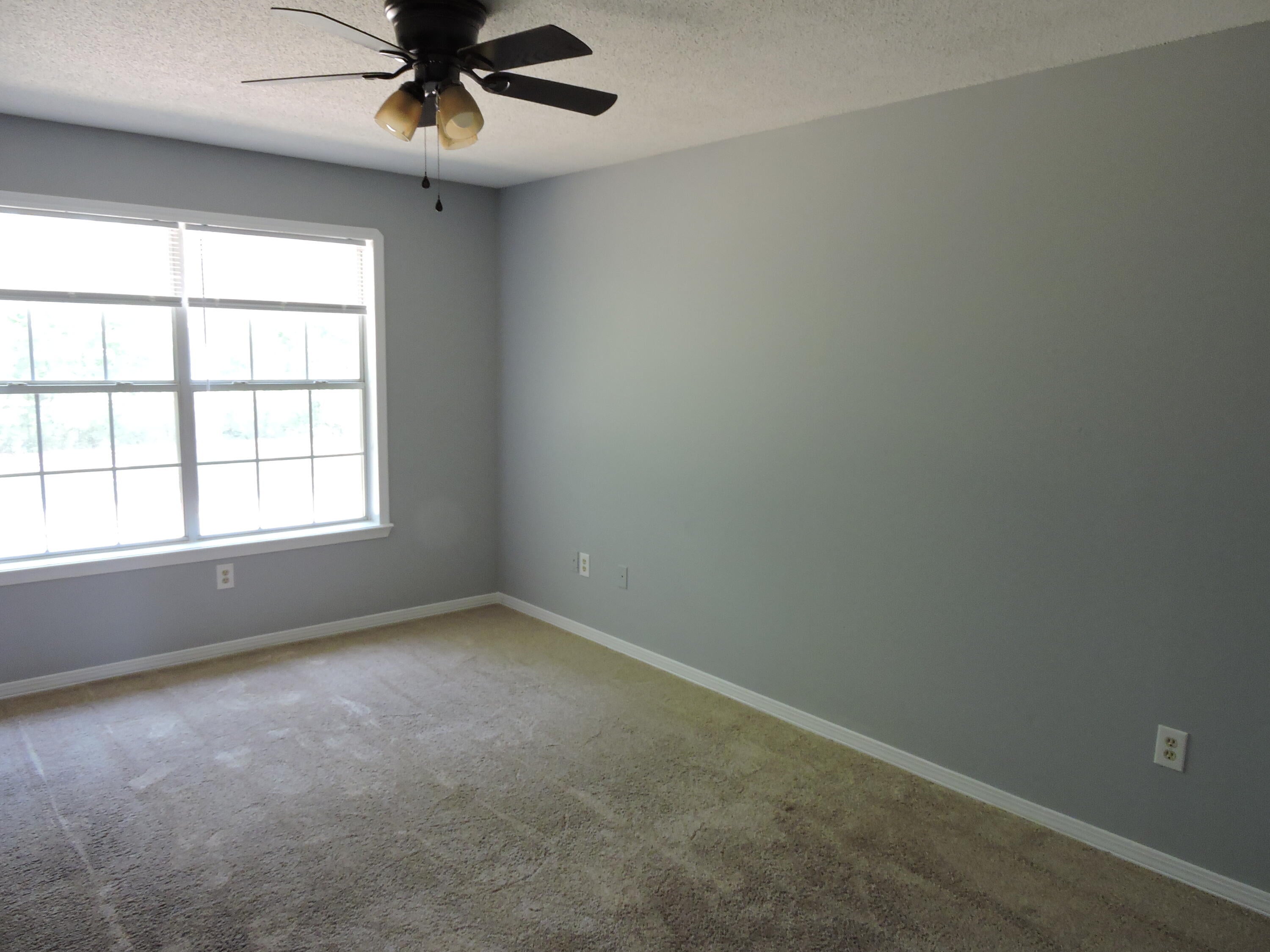 COUNTRYVIEW ESTATES 1ST ADDN - Residential Lease