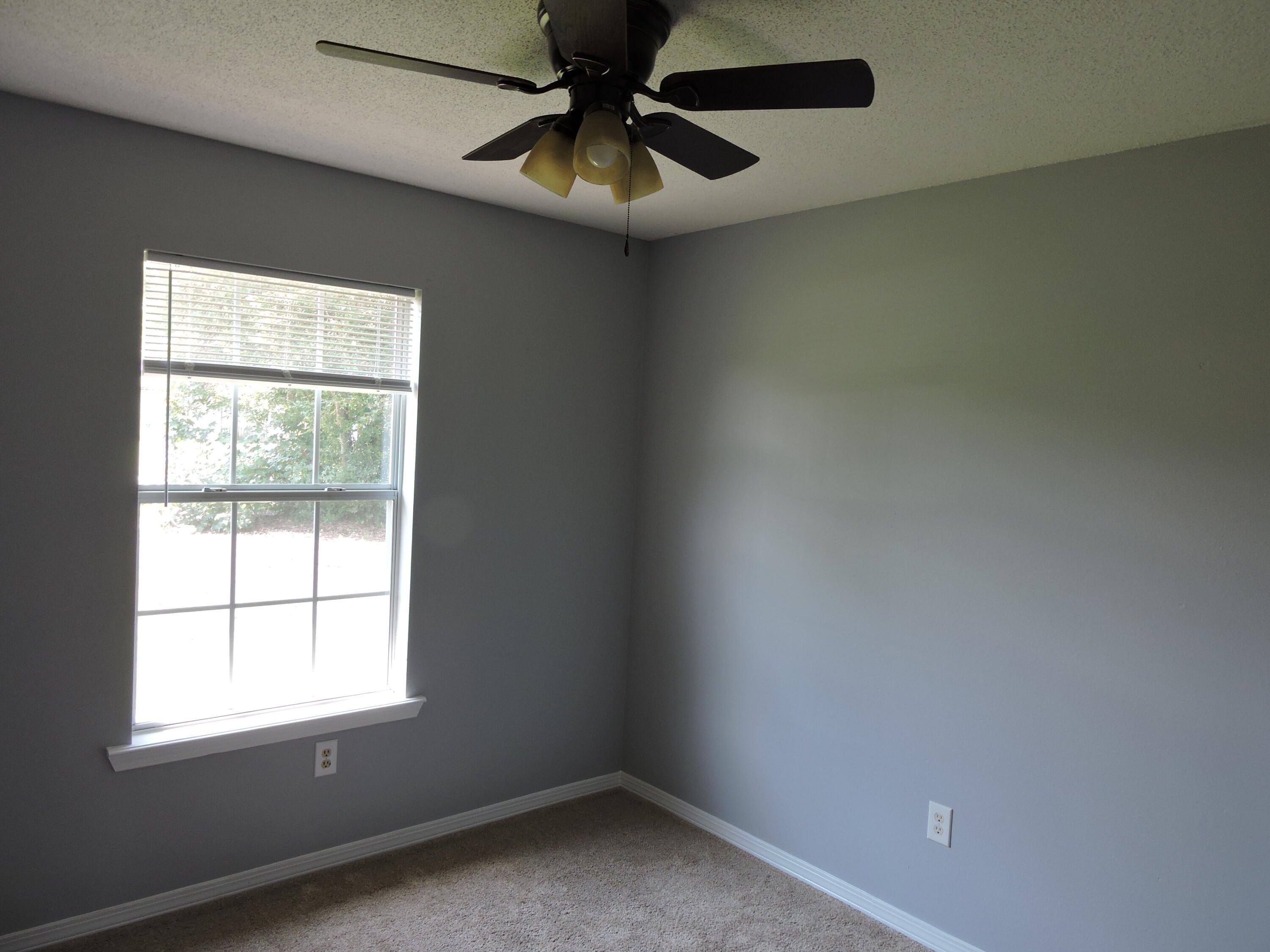 COUNTRYVIEW ESTATES 1ST ADDN - Residential Lease