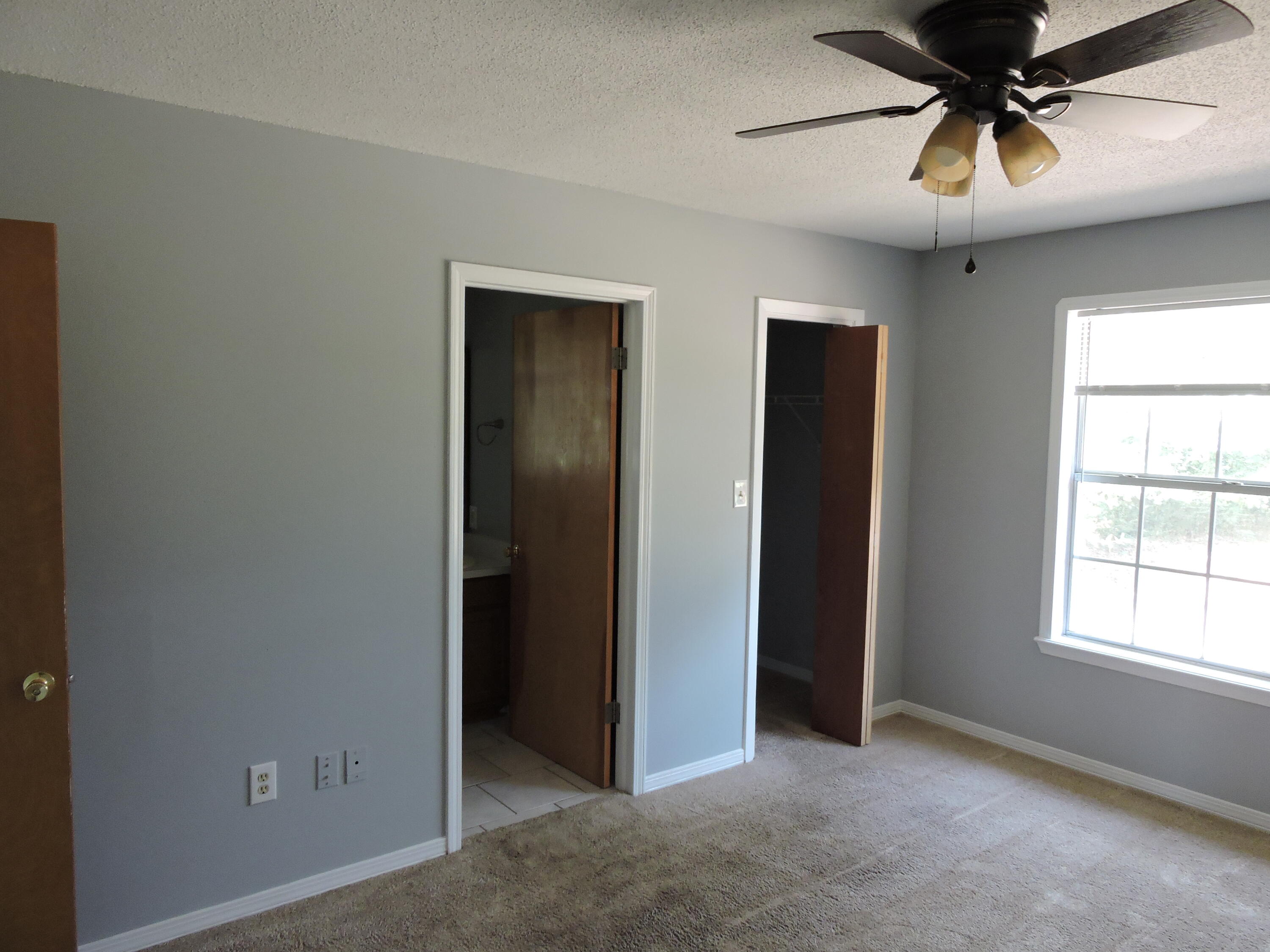 COUNTRYVIEW ESTATES 1ST ADDN - Residential Lease