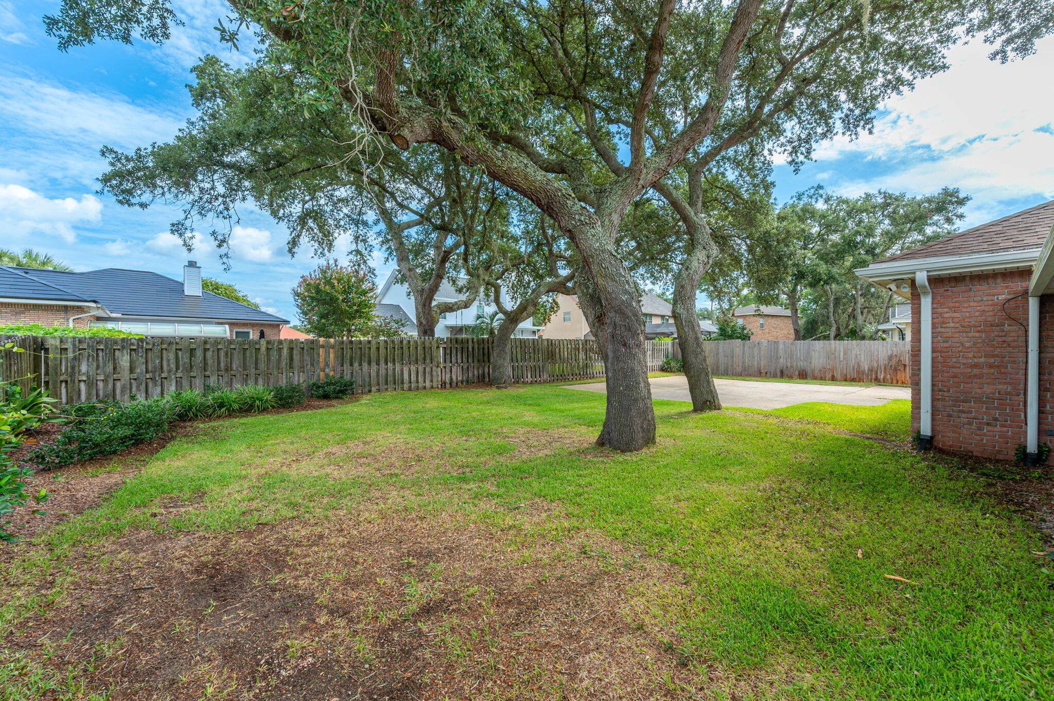 LAKE POINTE - Residential
