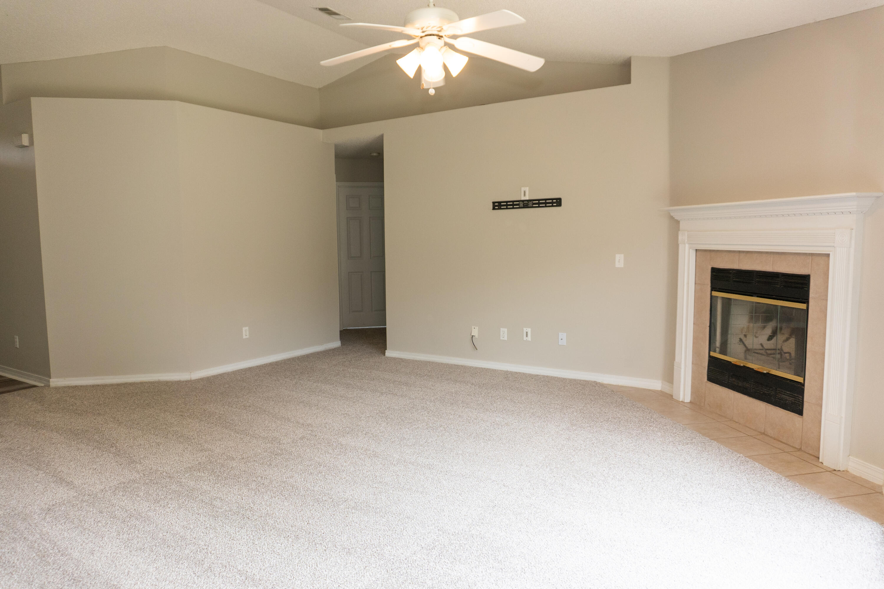 WESTVIEW ESTATES PH 5 - Residential Lease