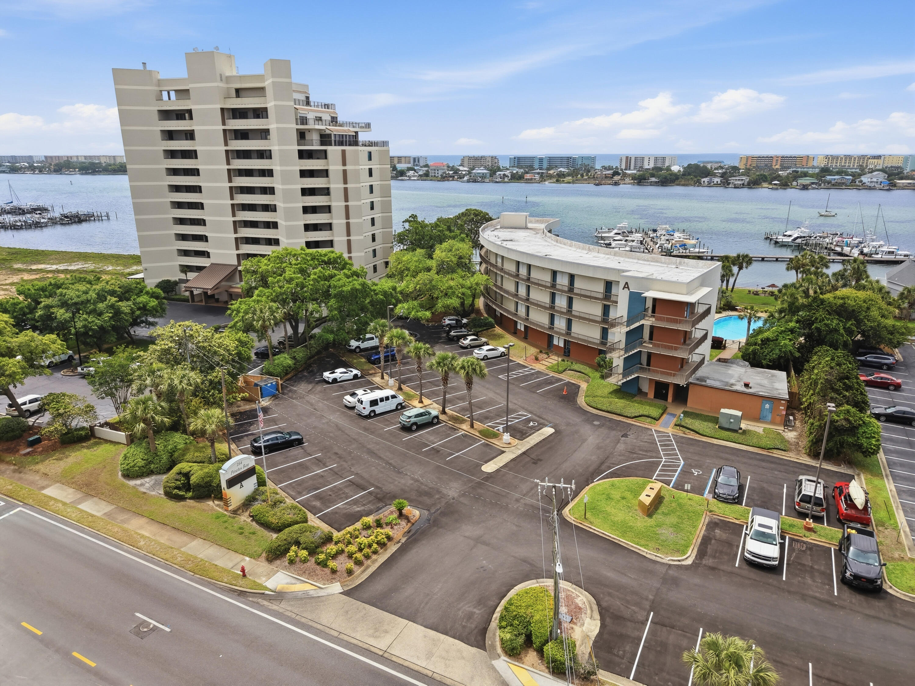PIRATES BAY PH 1 - Residential