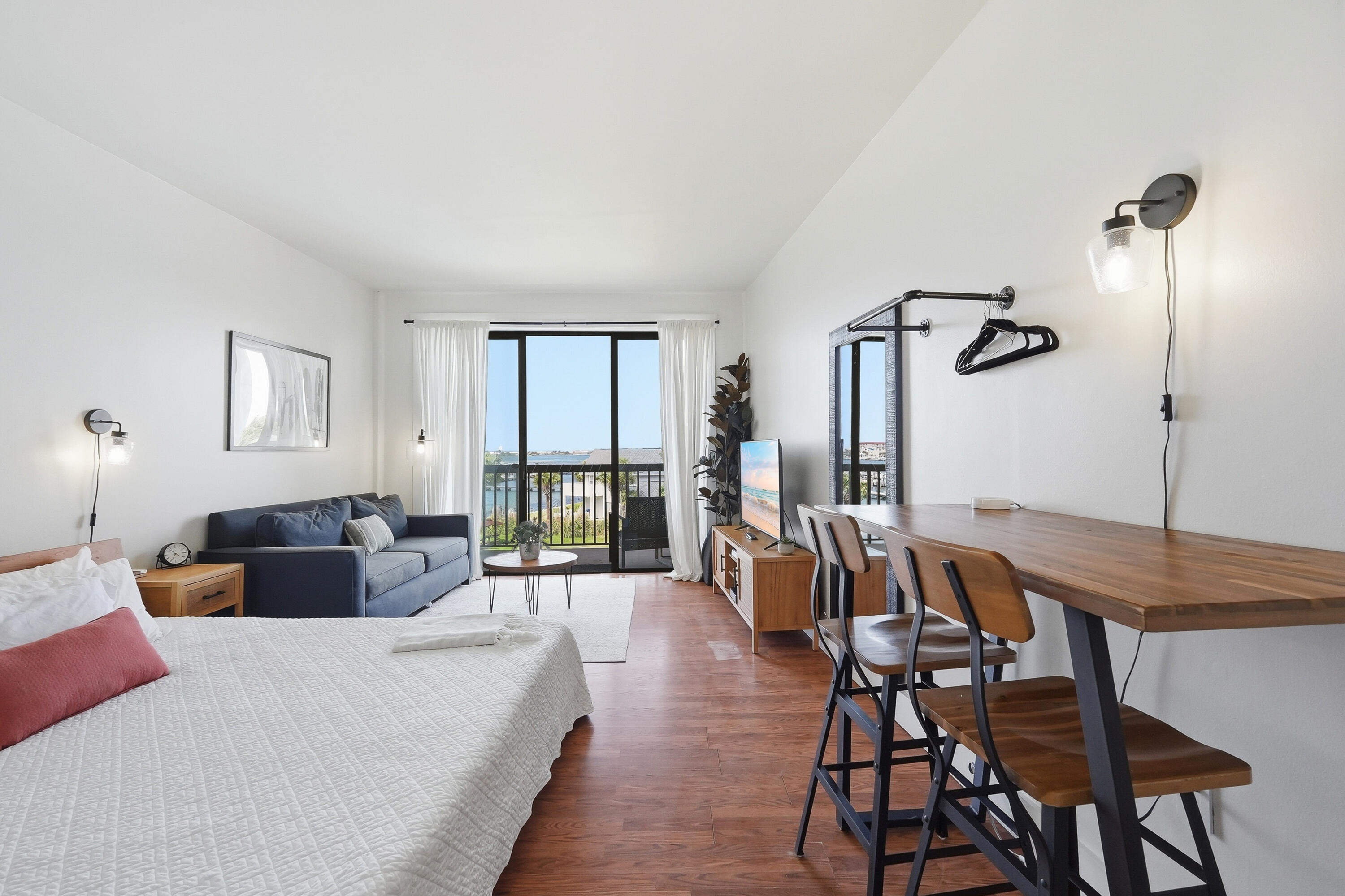 PIRATES BAY PH 1 - Residential