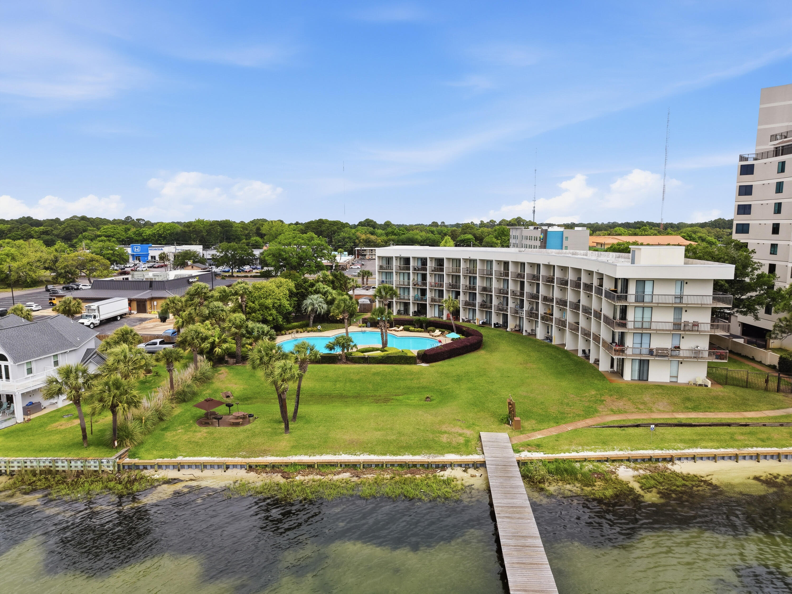 PIRATES BAY PH 1 - Residential