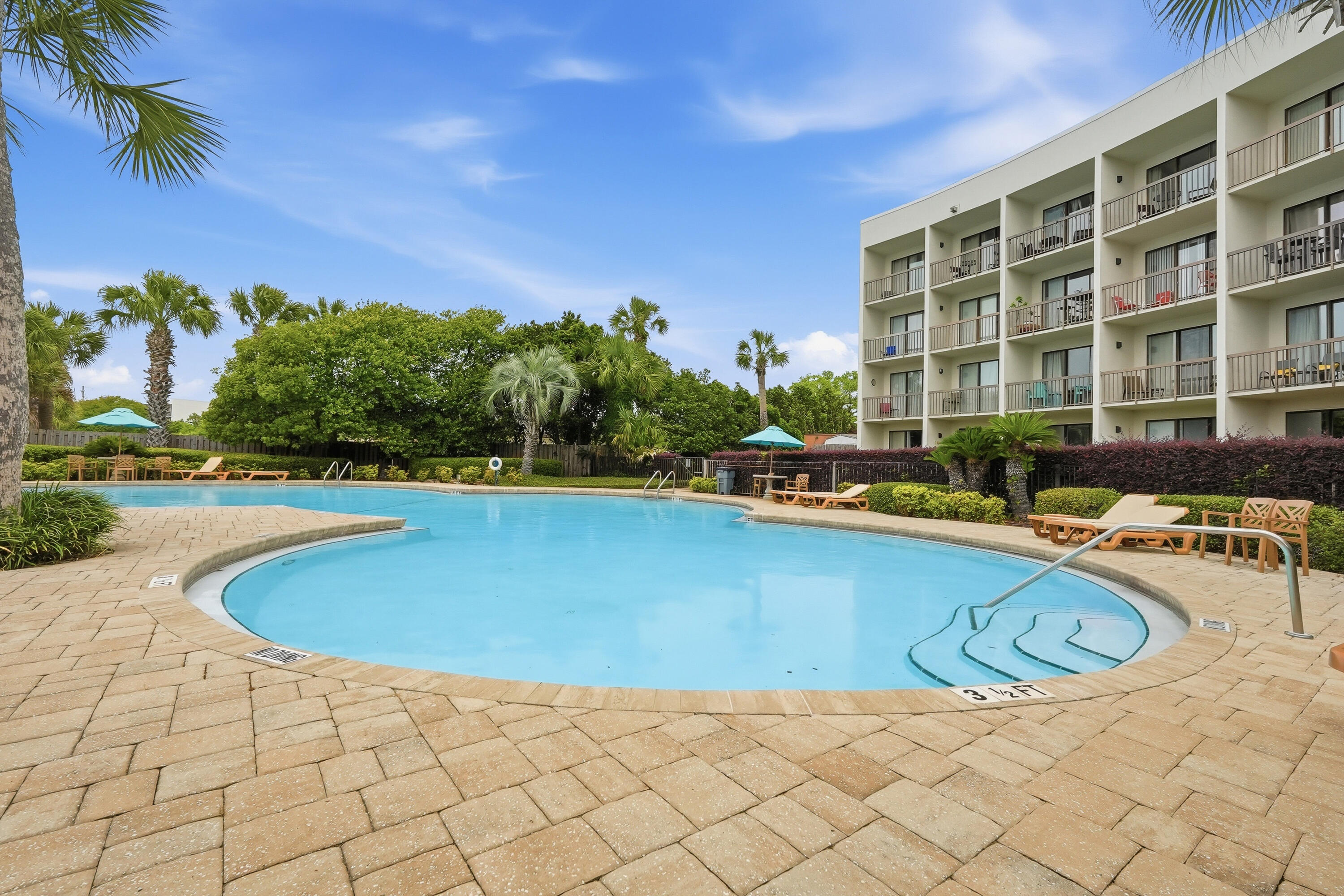 PIRATES BAY PH 1 - Residential