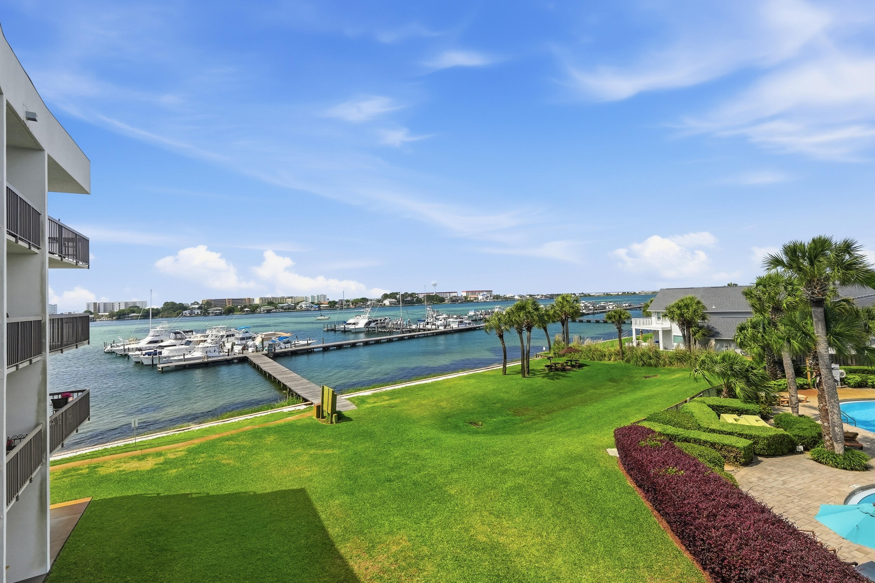 PIRATES BAY PH 1 - Residential
