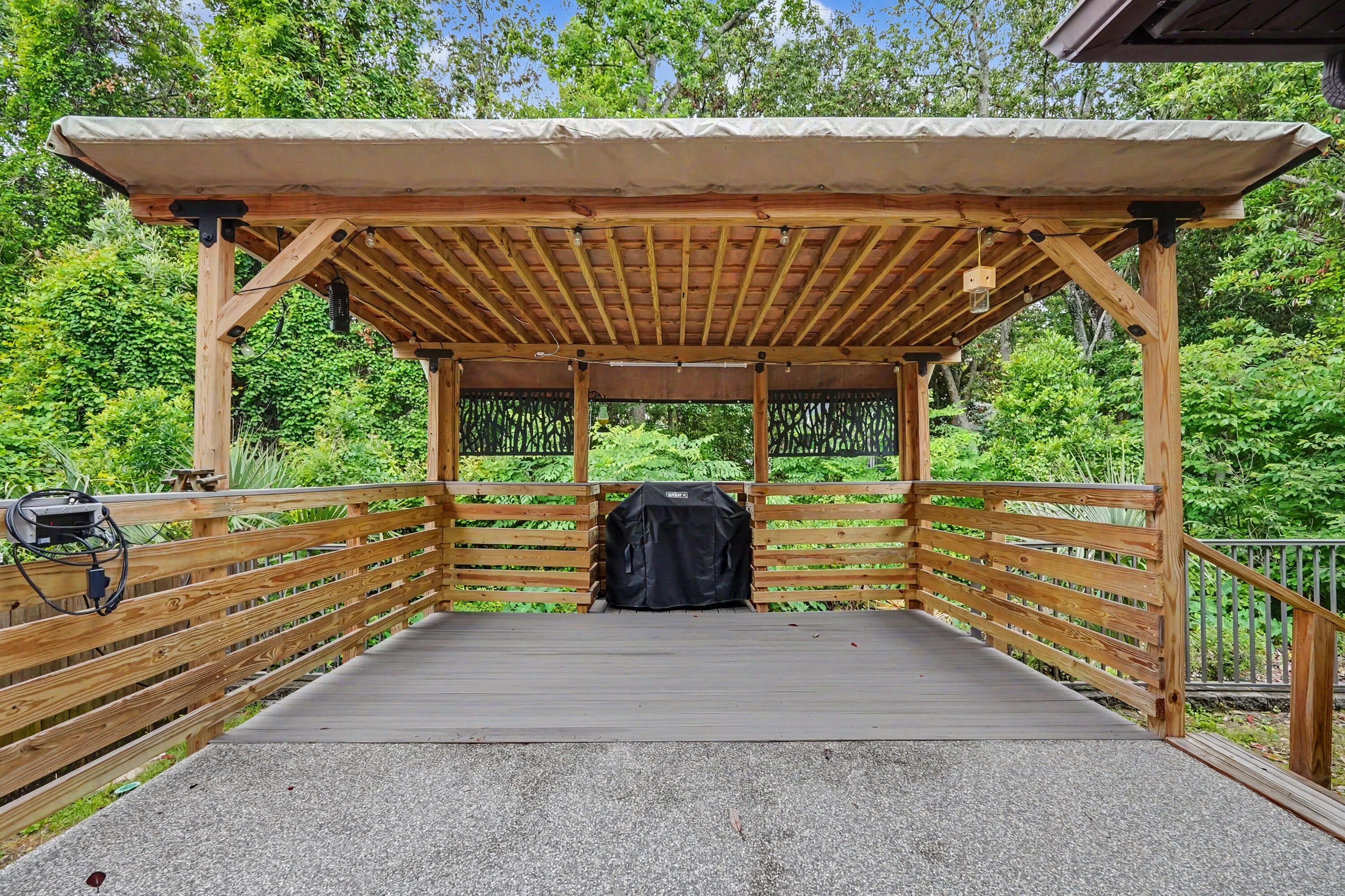 SOUNDVIEW - Residential Lease