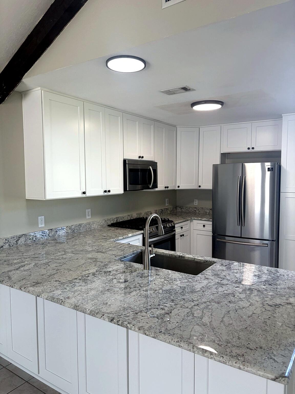 GRAND LAGOON SHORES - Residential Lease