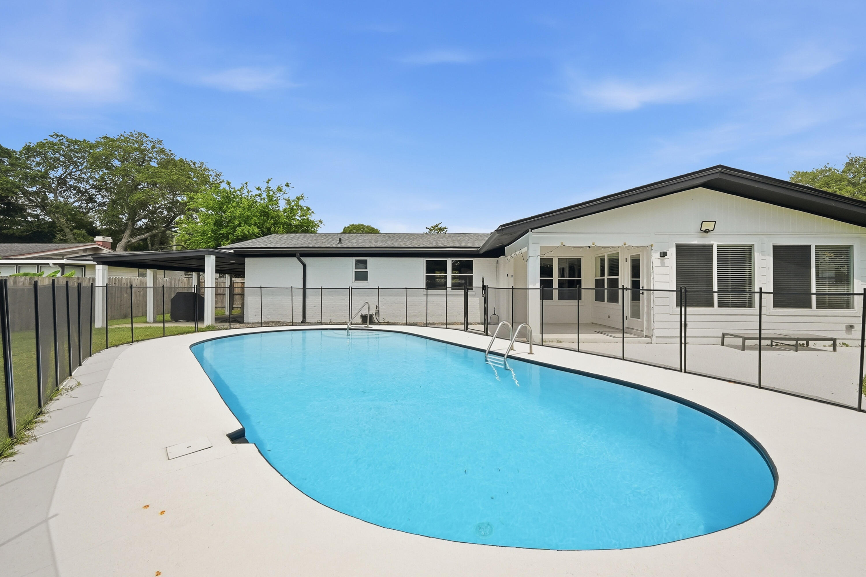 Kenwood/Country Club Est - Residential