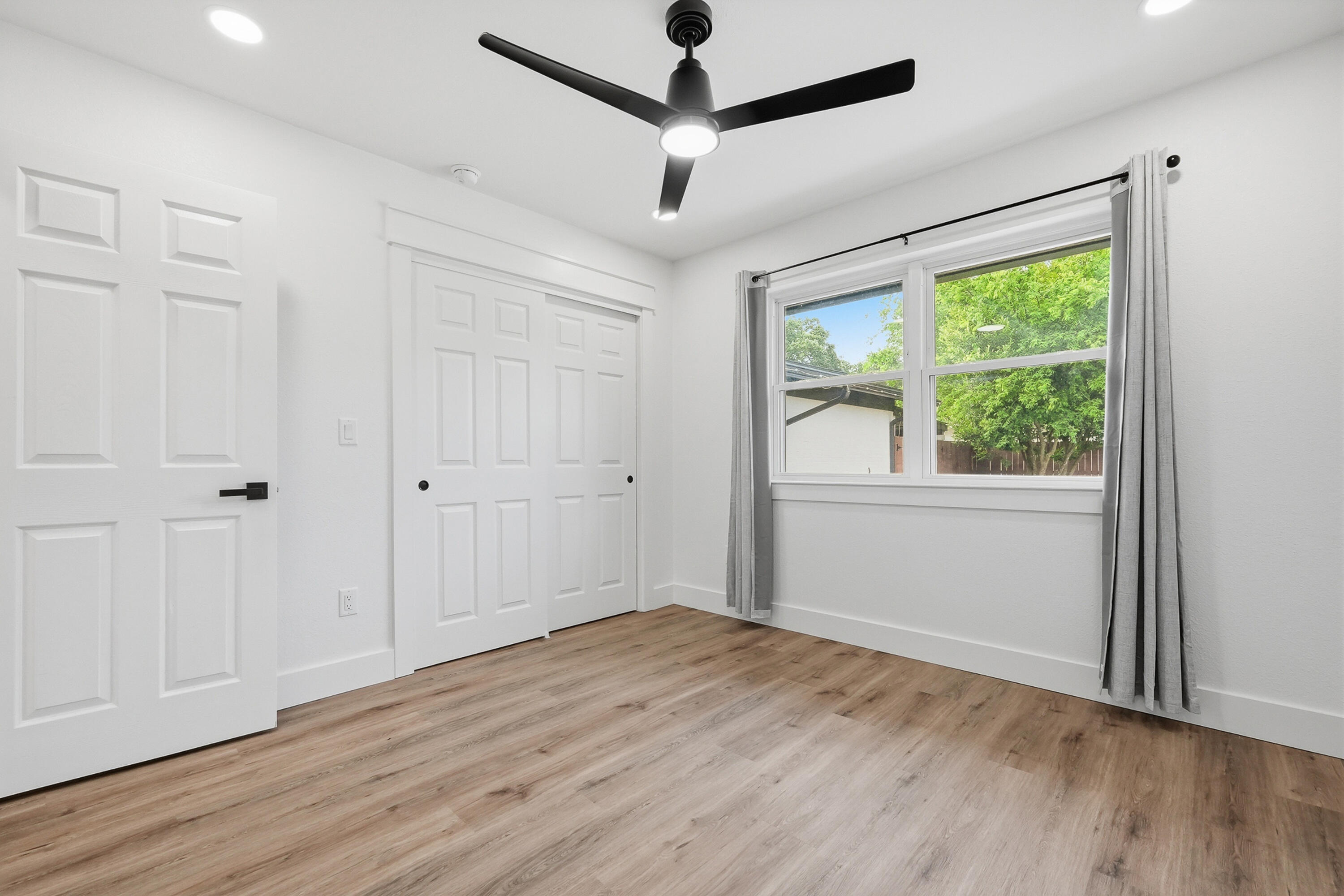 Kenwood/Country Club Est - Residential