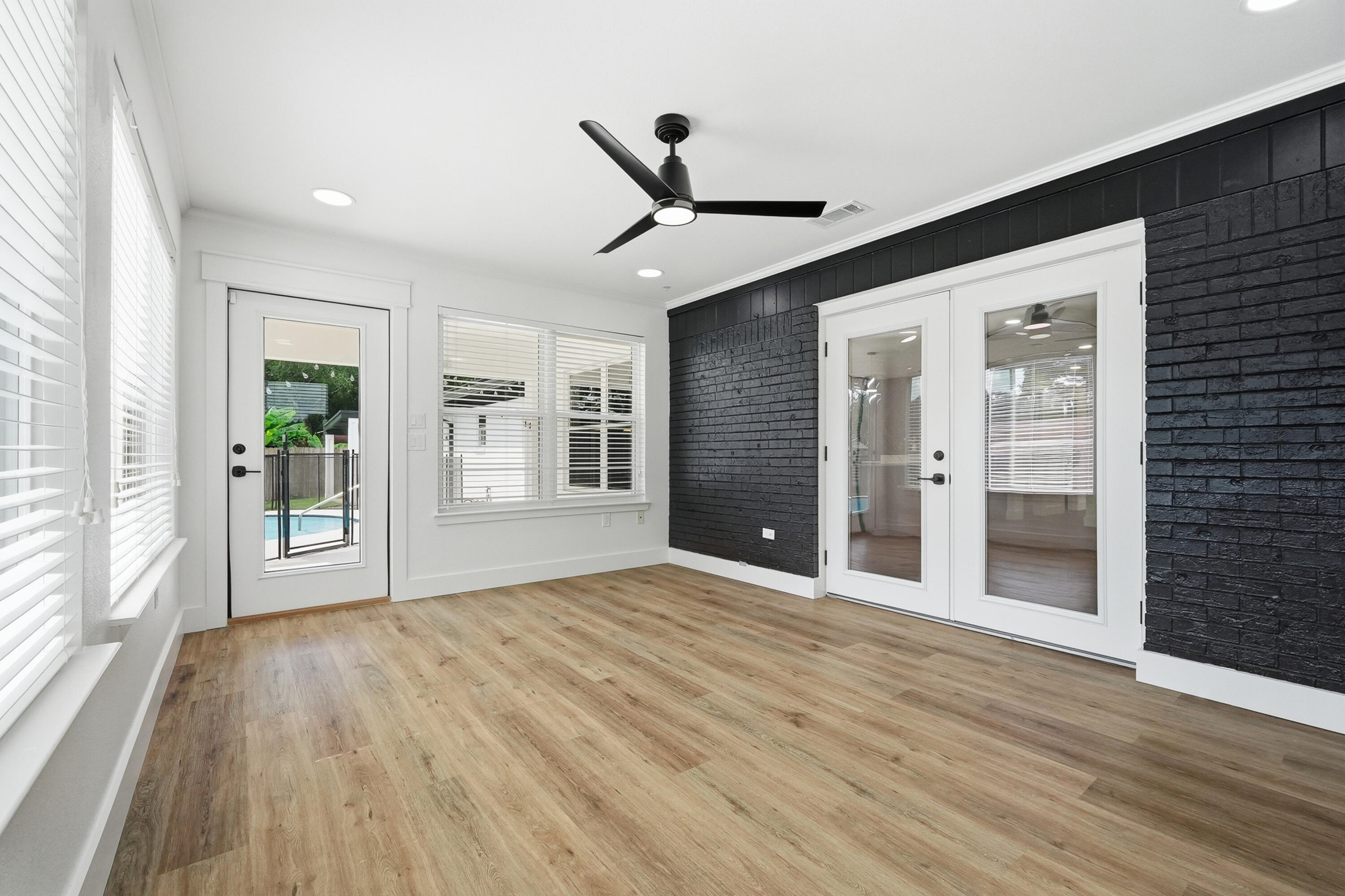 Kenwood/Country Club Est - Residential