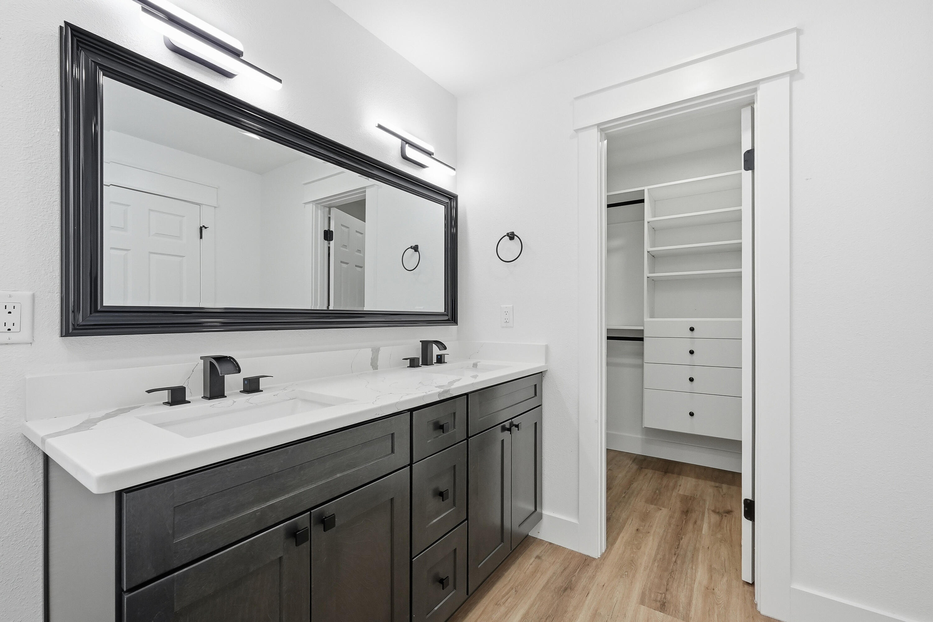 Kenwood/Country Club Est - Residential