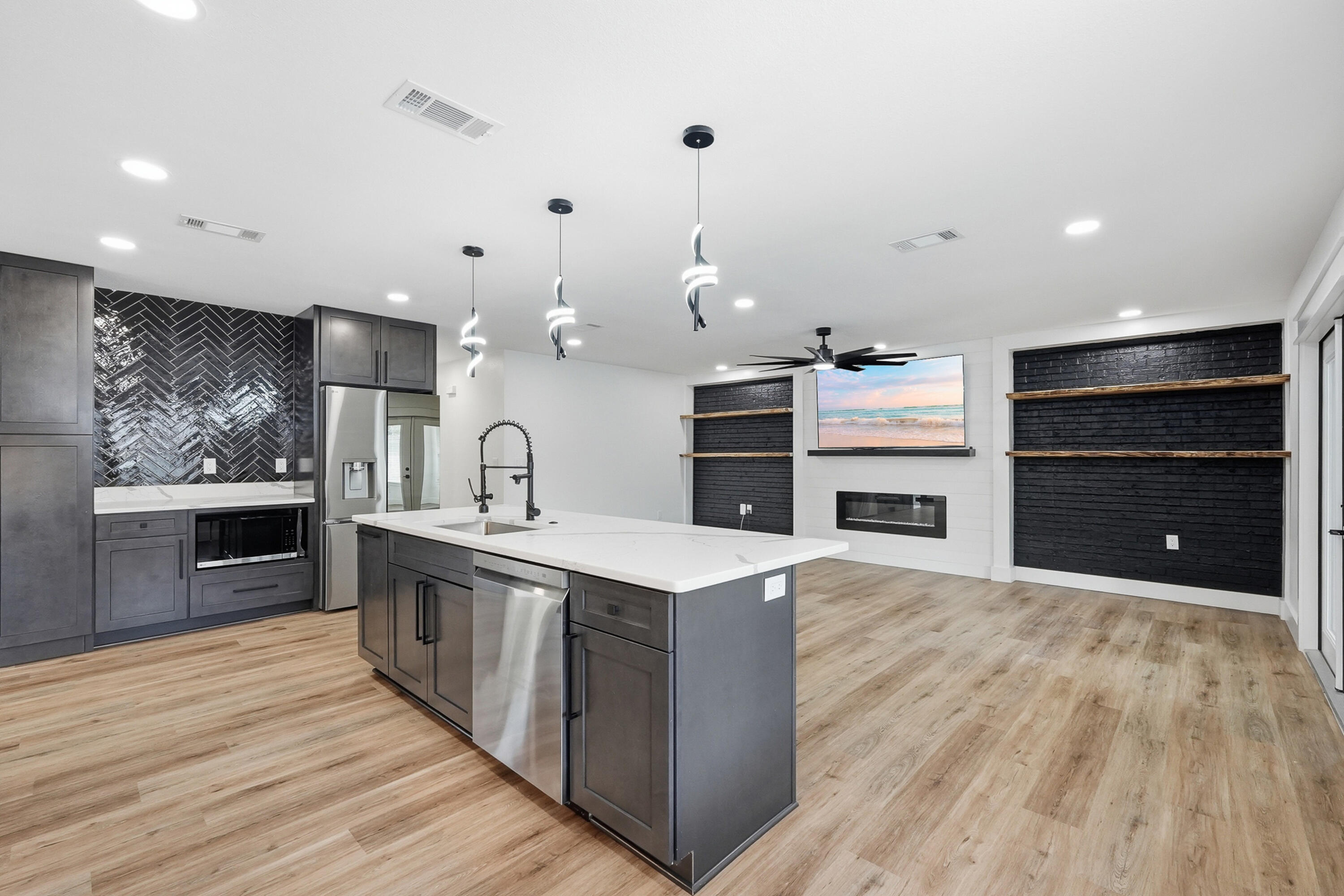 Kenwood/Country Club Est - Residential