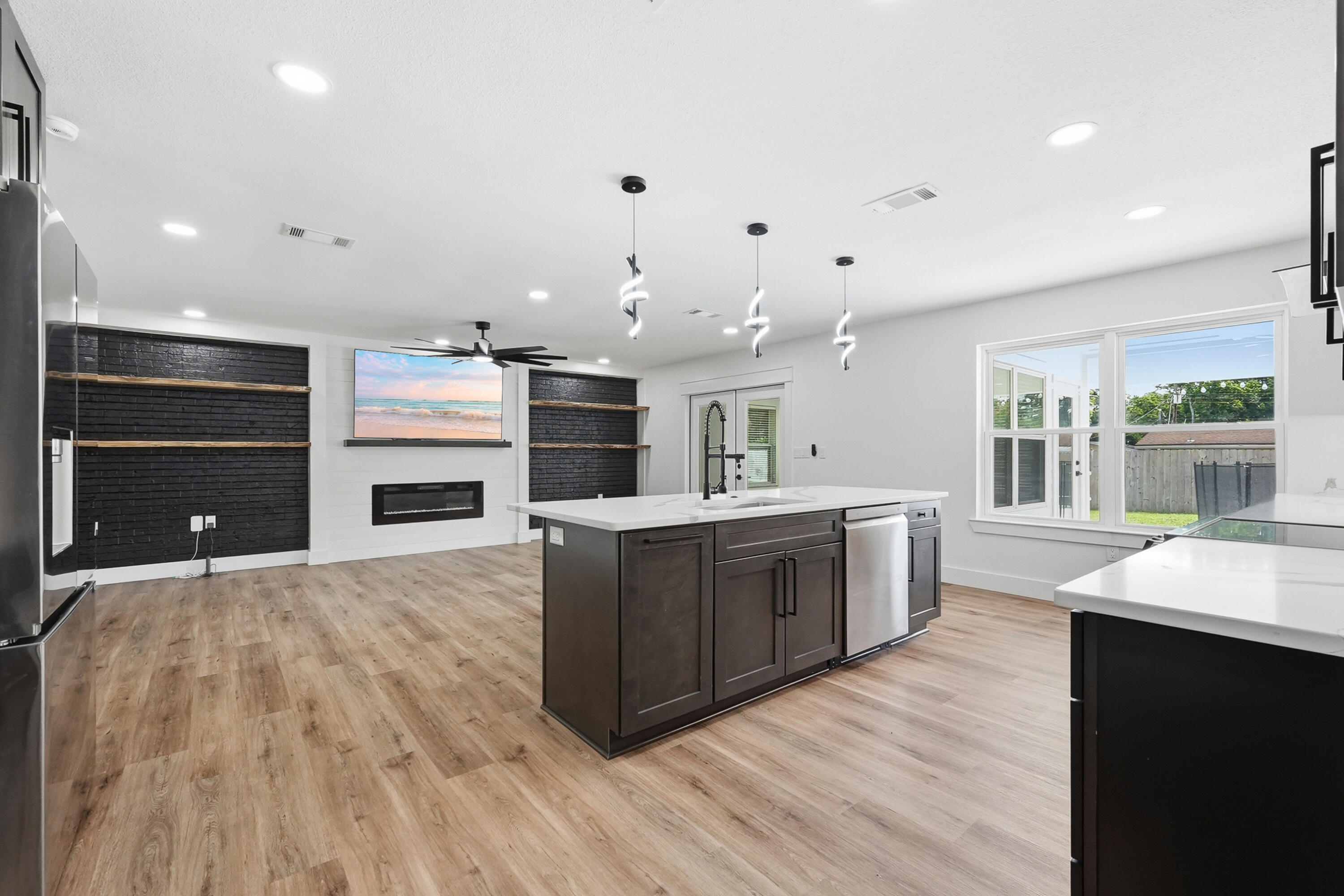 Kenwood/Country Club Est - Residential