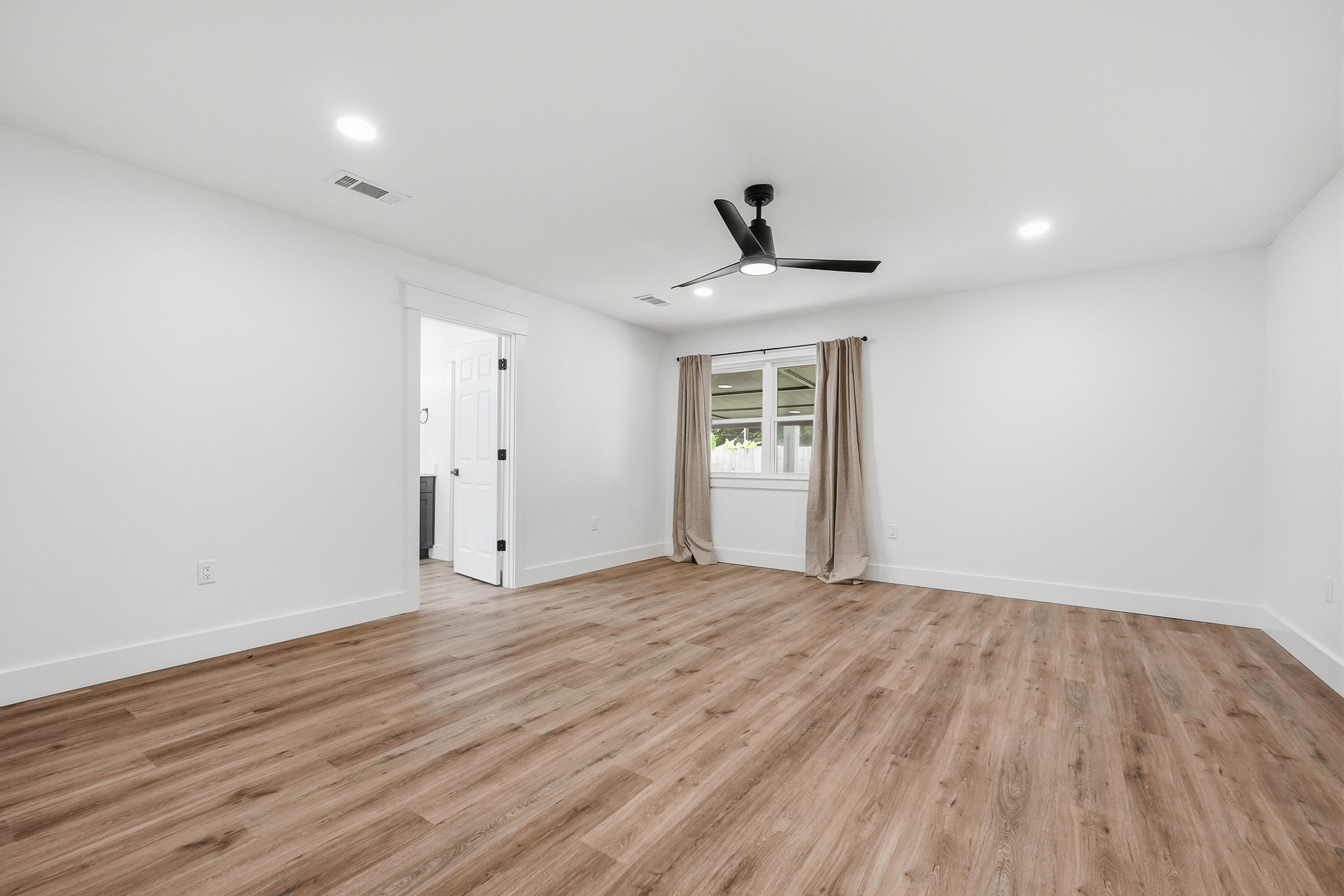Kenwood/Country Club Est - Residential