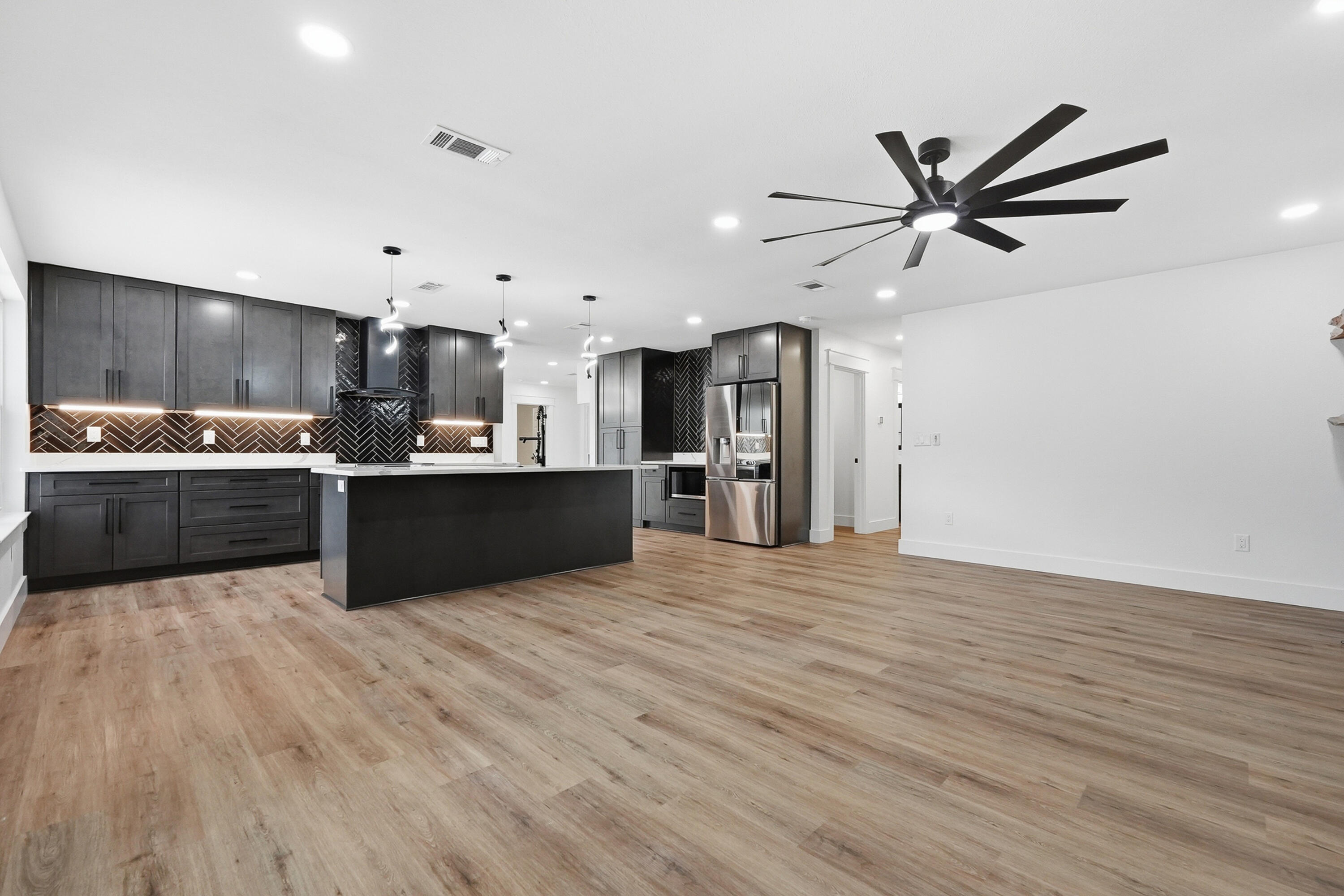 Kenwood/Country Club Est - Residential