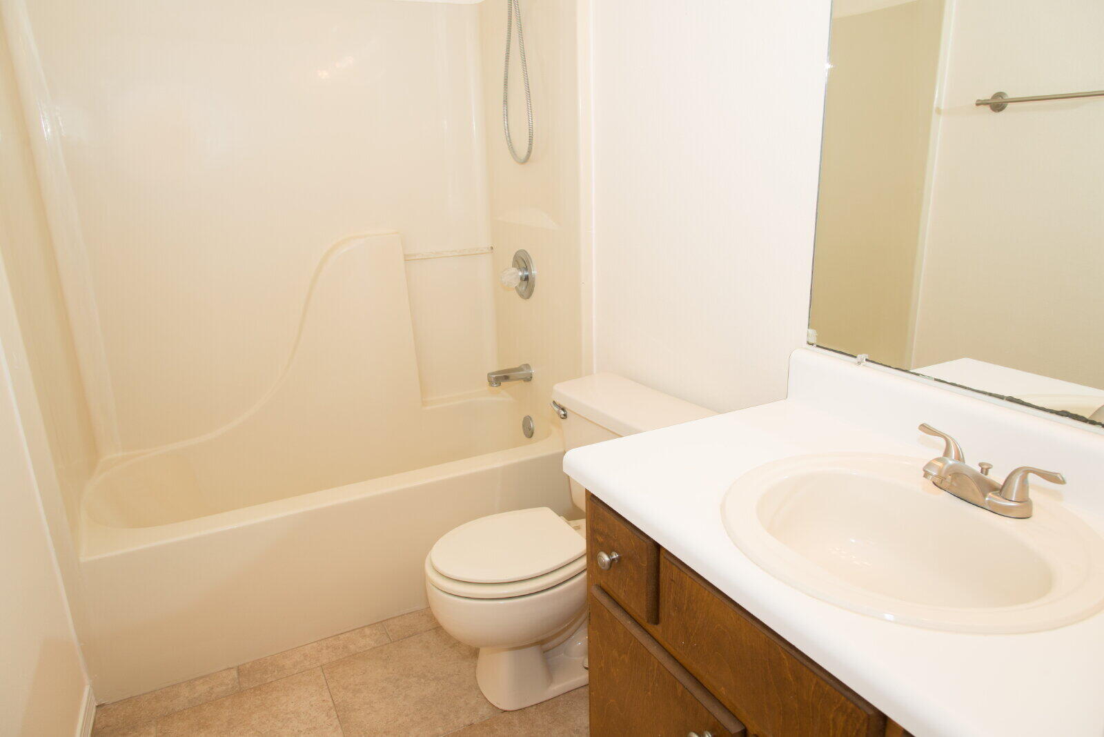 WYNNEHAVEN BEACH ESTATES - Residential Lease