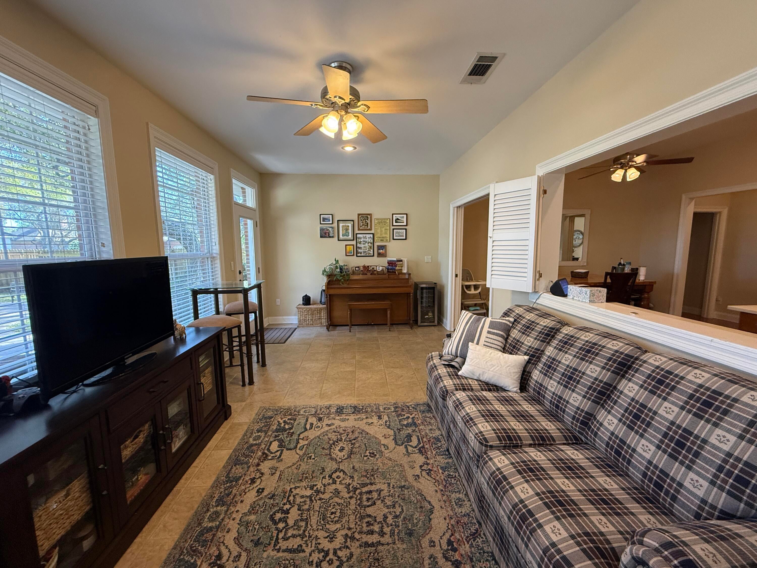 SOUTHWIND PH VI UNIT 29 - Residential Lease