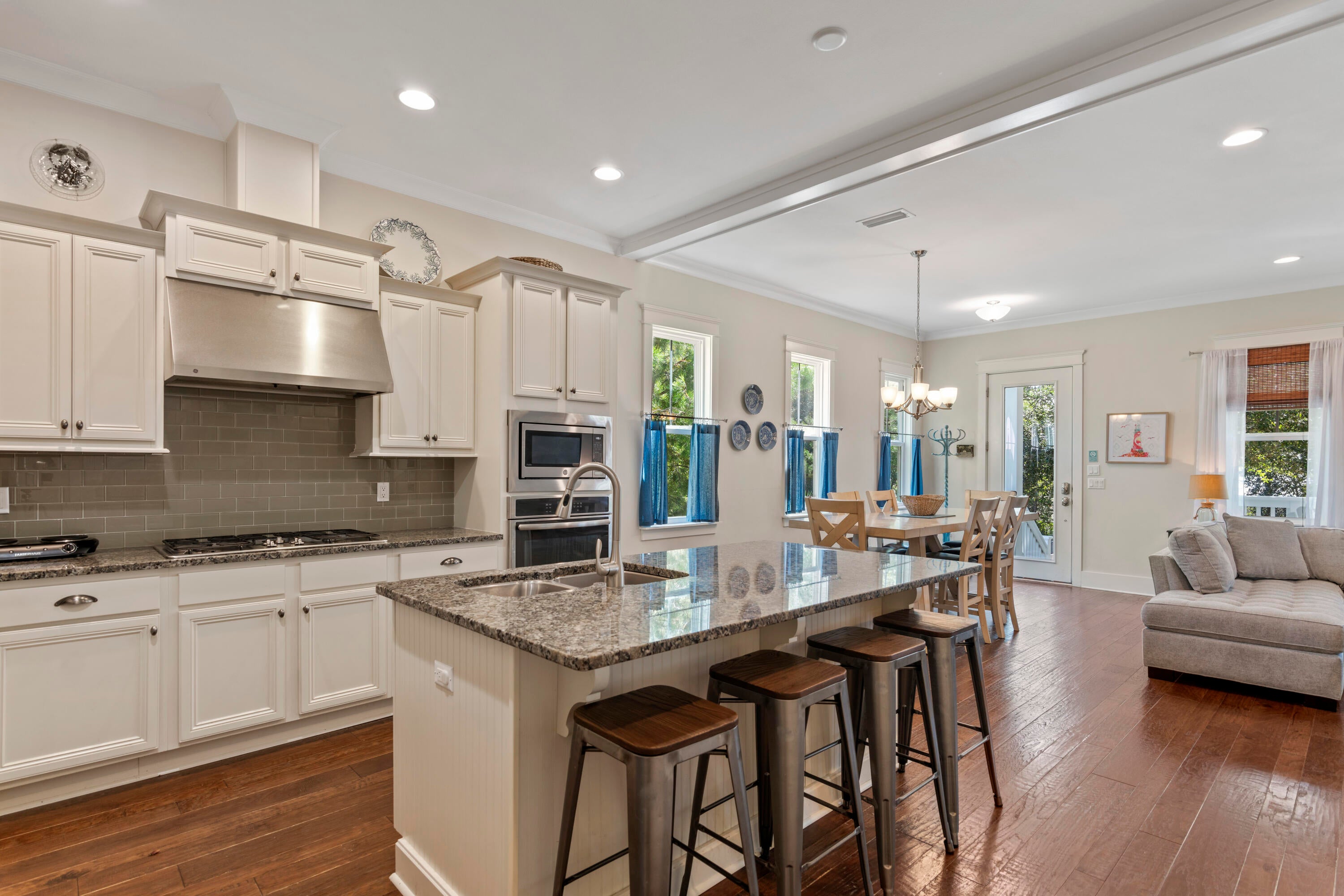 HIGHLAND PARKS - Residential Lease