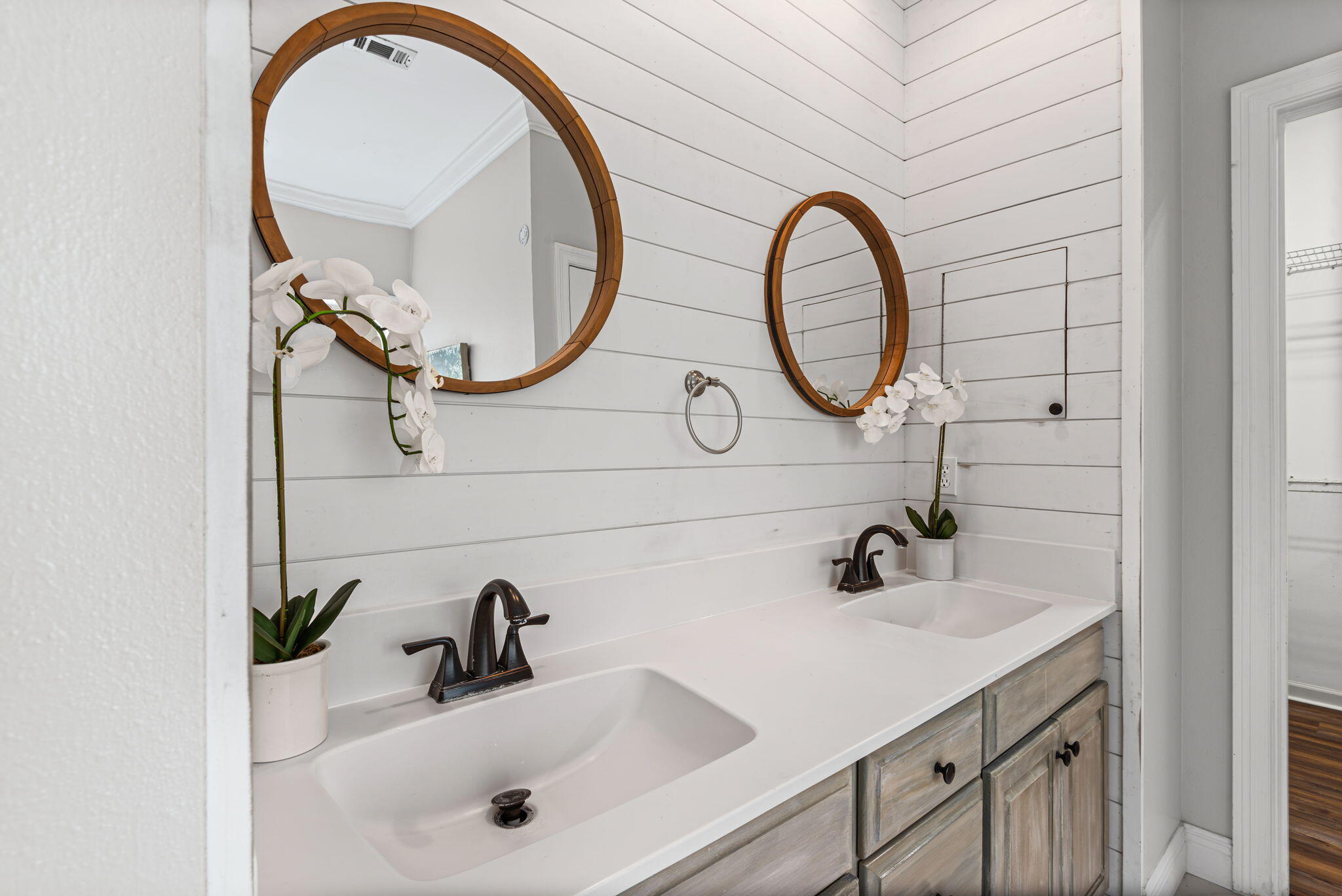 TURNBERRY PLACE - Residential