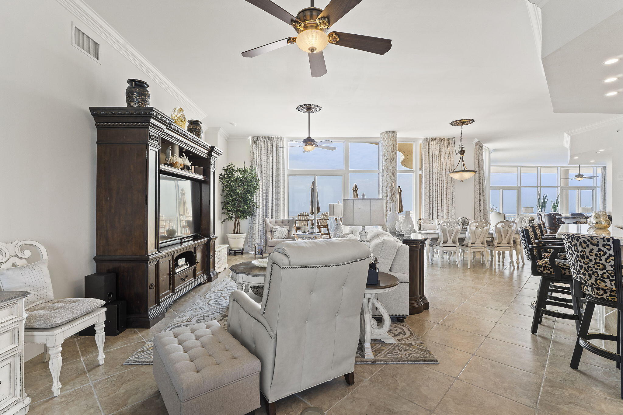 LA RIVA - Residential