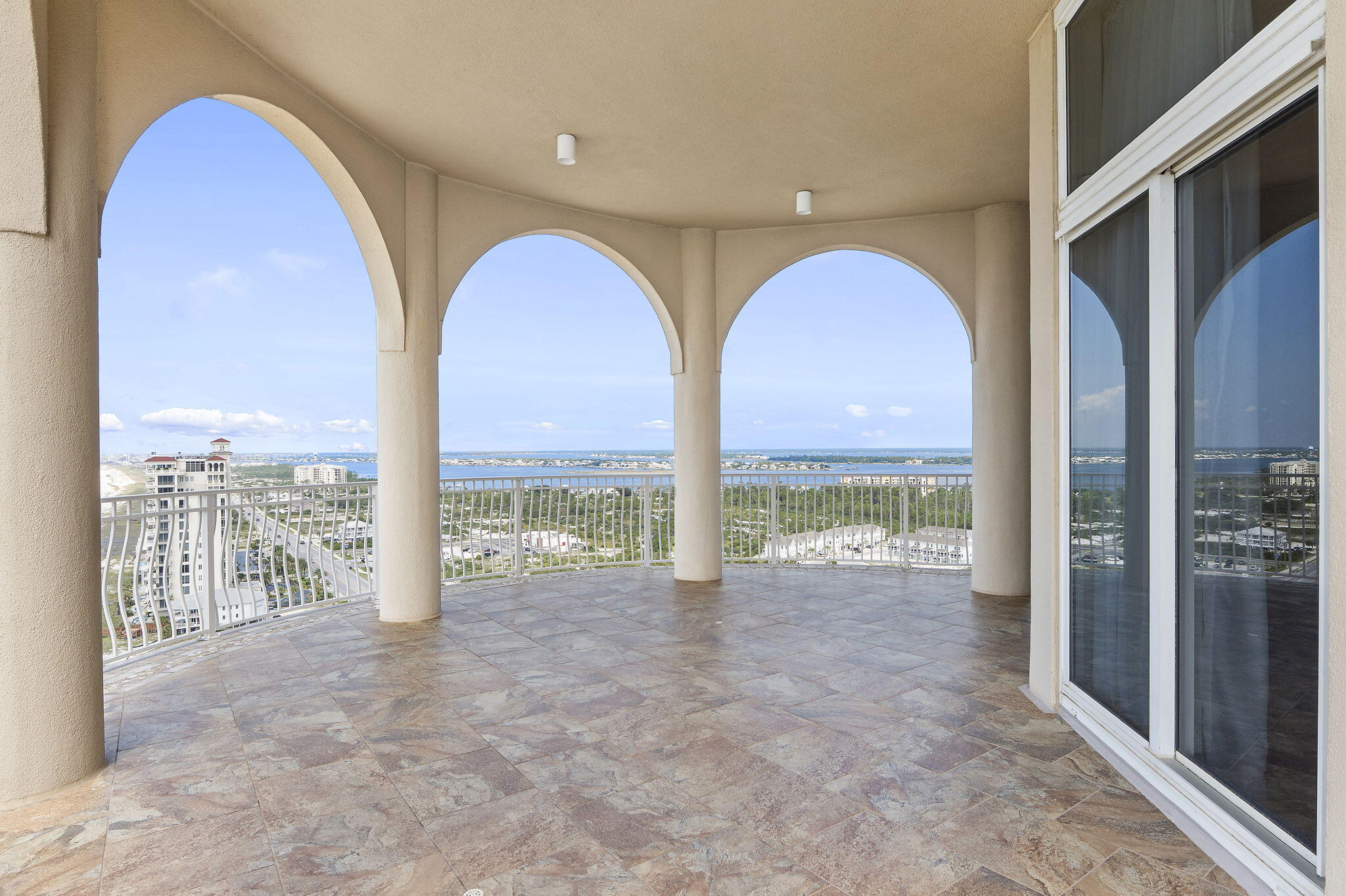 LA RIVA - Residential