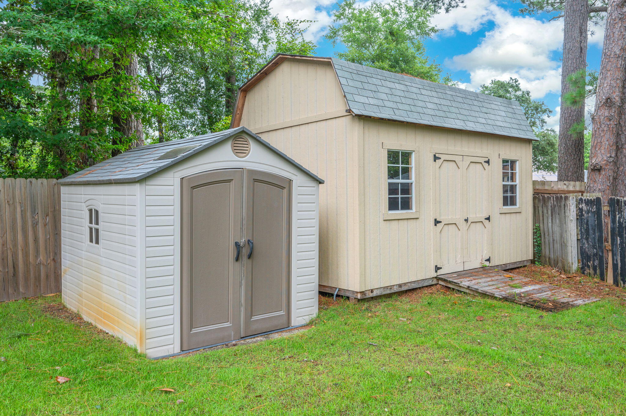 PINEWOOD ESTATES 2 - Residential