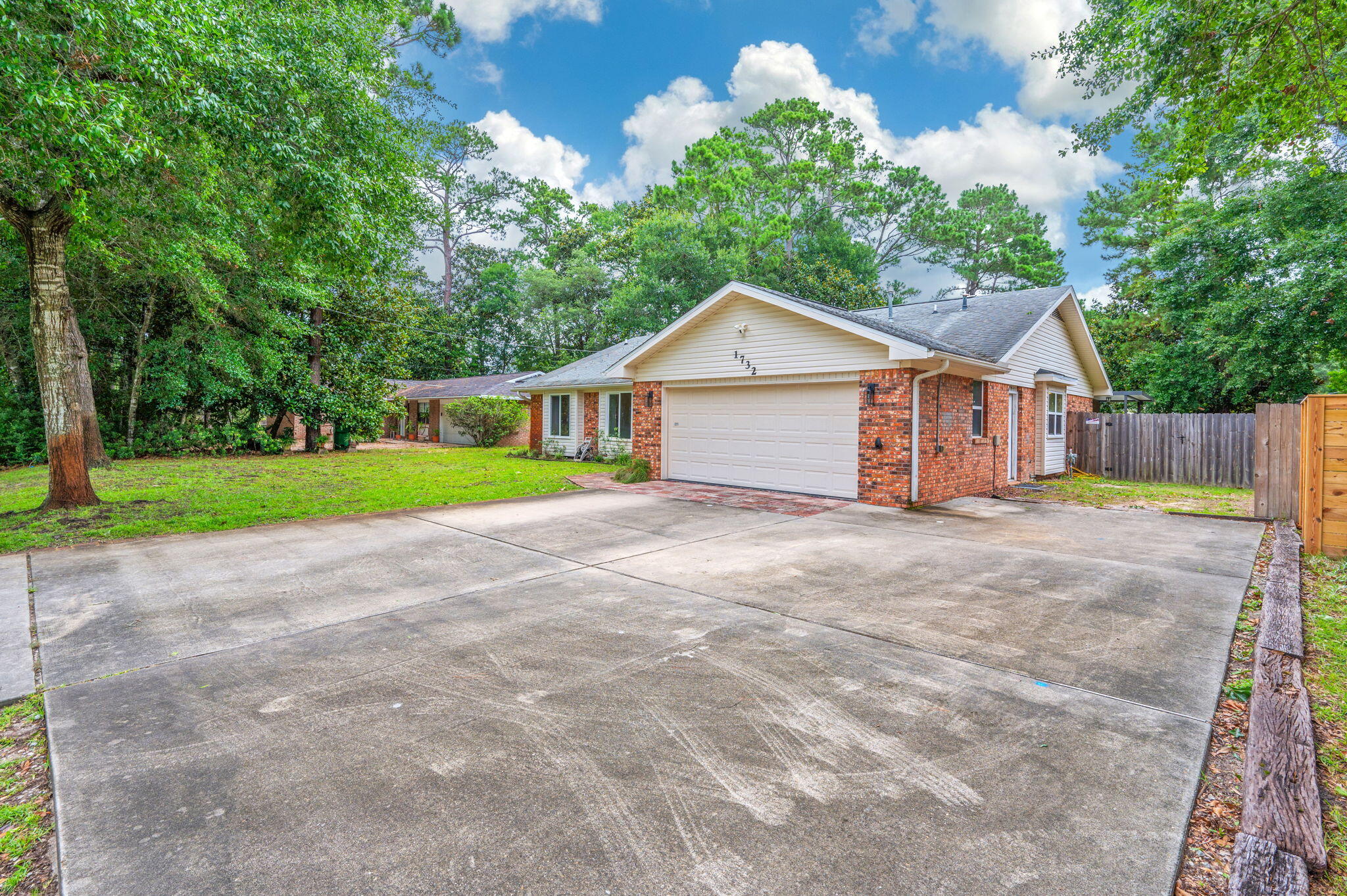 PINEWOOD ESTATES 2 - Residential