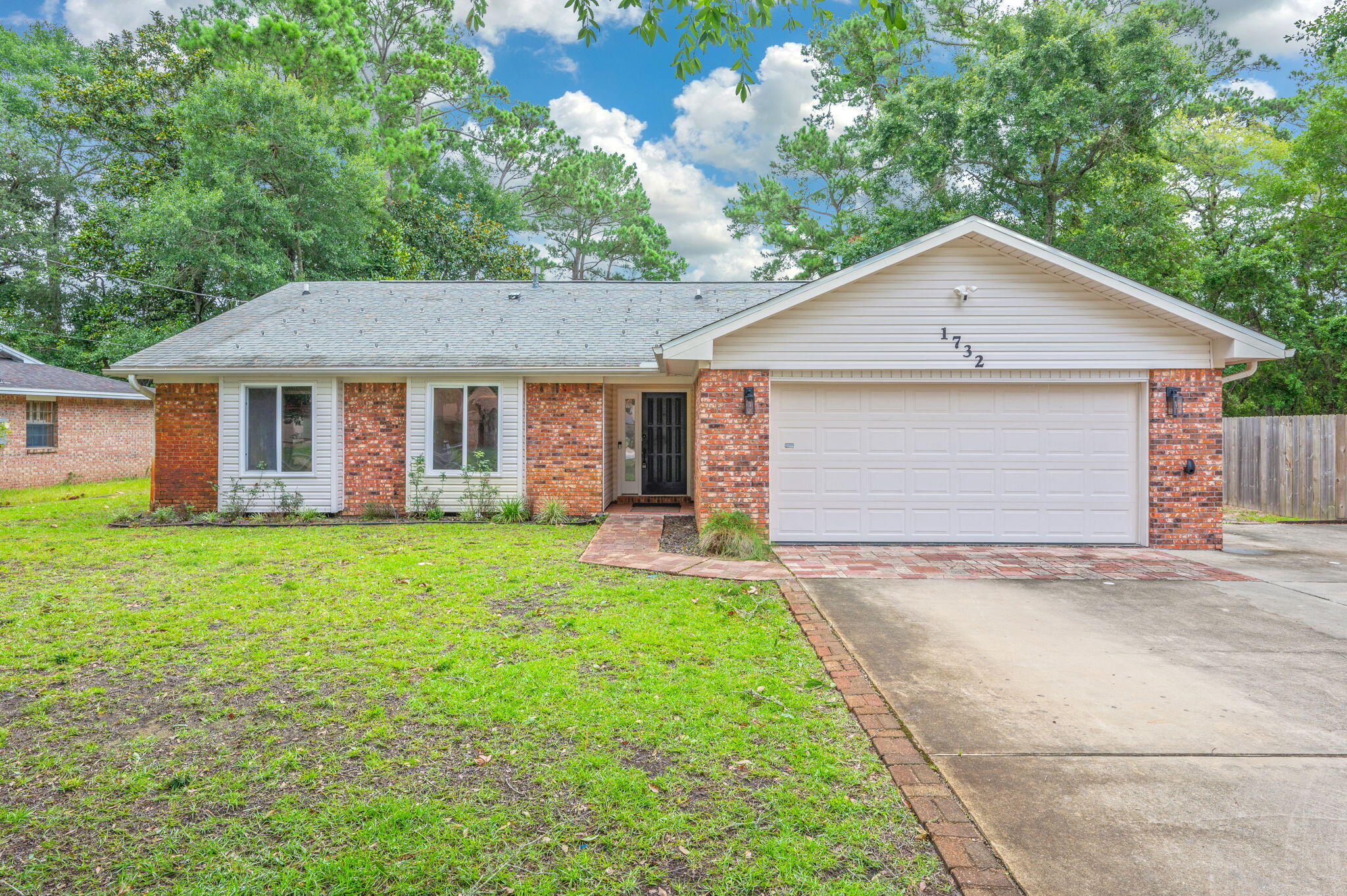 PINEWOOD ESTATES 2 - Residential