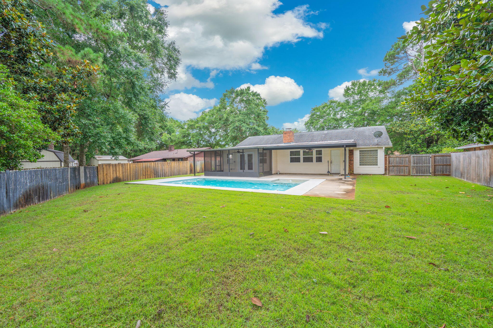 PINEWOOD ESTATES 2 - Residential