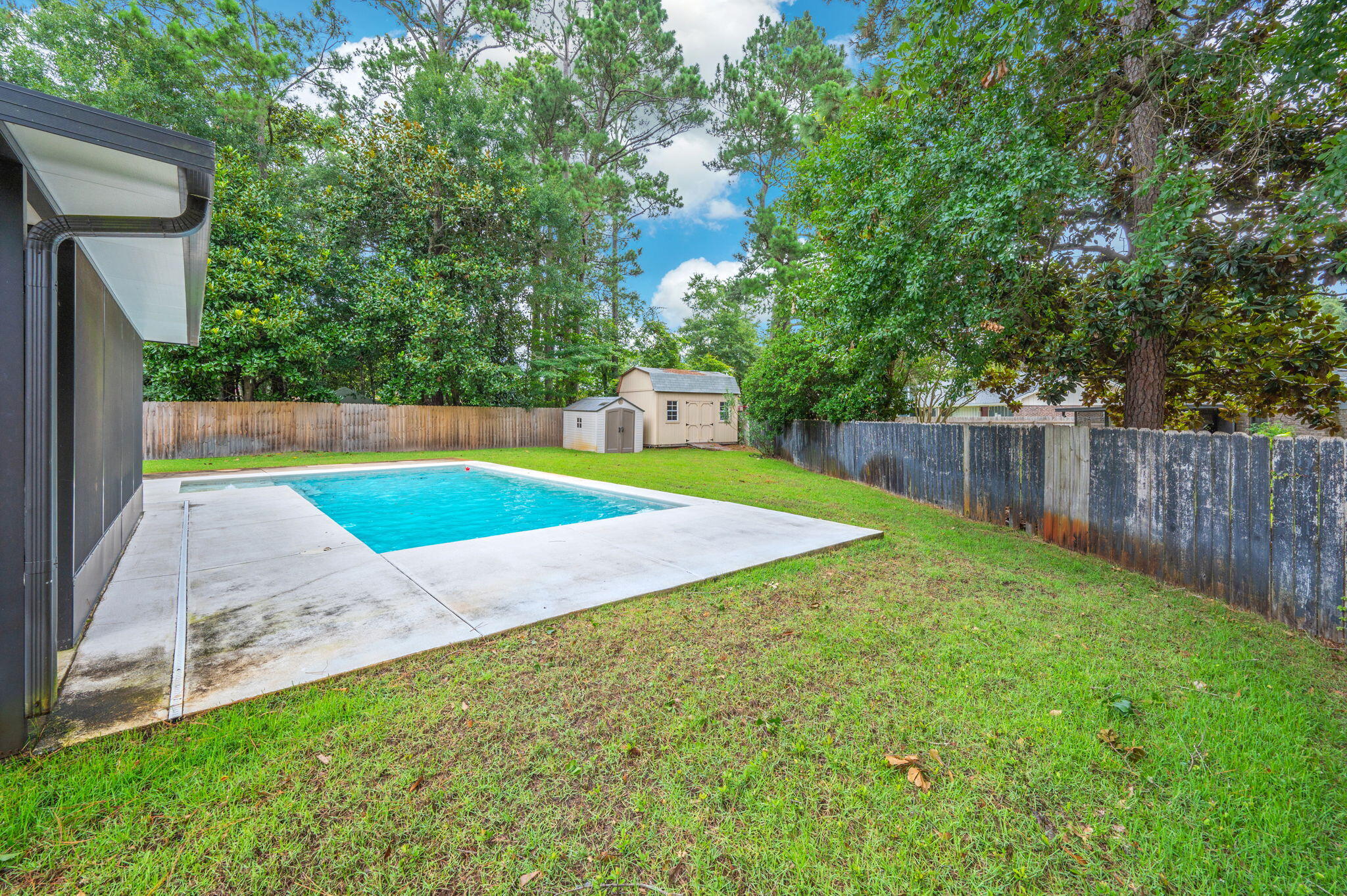 PINEWOOD ESTATES 2 - Residential