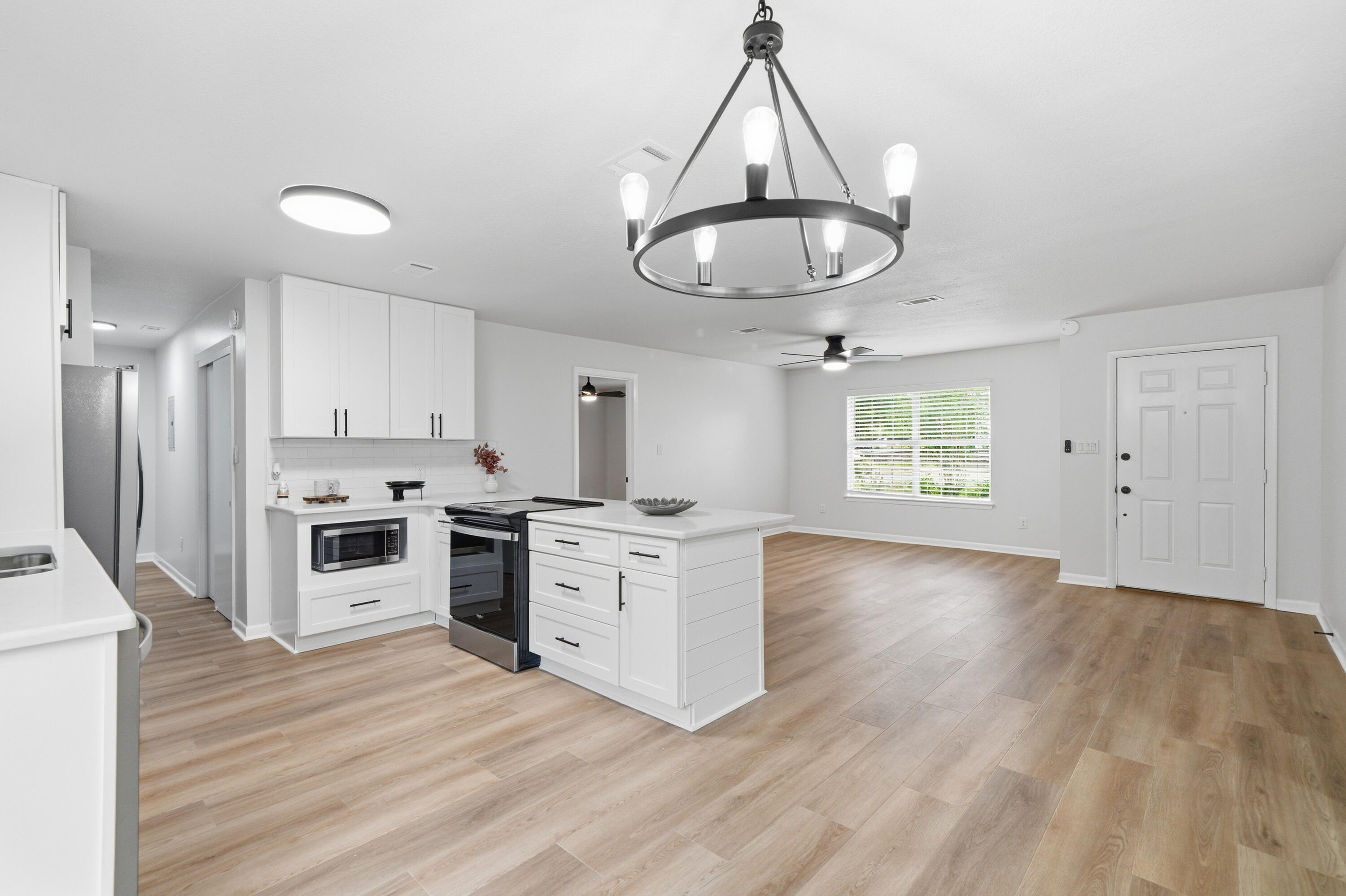 🏡 Updated 2/2 in the Heart of Valparaiso - Walk to Lincoln Park & Boat Ramps
Location, Location! Updated 2 bedroom, 2 bath, 1,200 sq. ft. home in the heart of Valparaiso -- just 0.4 miles (an easy 8-10 minute walk) to Lincoln Park.

This home is 100% updated and truly move-in ready, featuring:

2026 AC

2009 Metal Roof

2026 Hot Water Heater

New Kitchen with granite countertops & stainless steel appliances

Fresh Interior & Exterior Paint

Newly Stained Wraparound Deck

Updated Bathrooms

New Flooring Throughout -- No Carpet

New Fans & Lighting

🚤 Boater's Dream Location
Two boat ramps within walking distance

Four ramps within a 5-minute drive

Direct access to Tom's Bayou, Boggy Bayou, and Choctawhatchee Bay

Ideal for boating, kayaking, fishing, and military buyers stationed at Eglin

📍 Prime Valparaiso Location
Close to parks, schools, Eglin AFB, and everything Valparaiso offers.