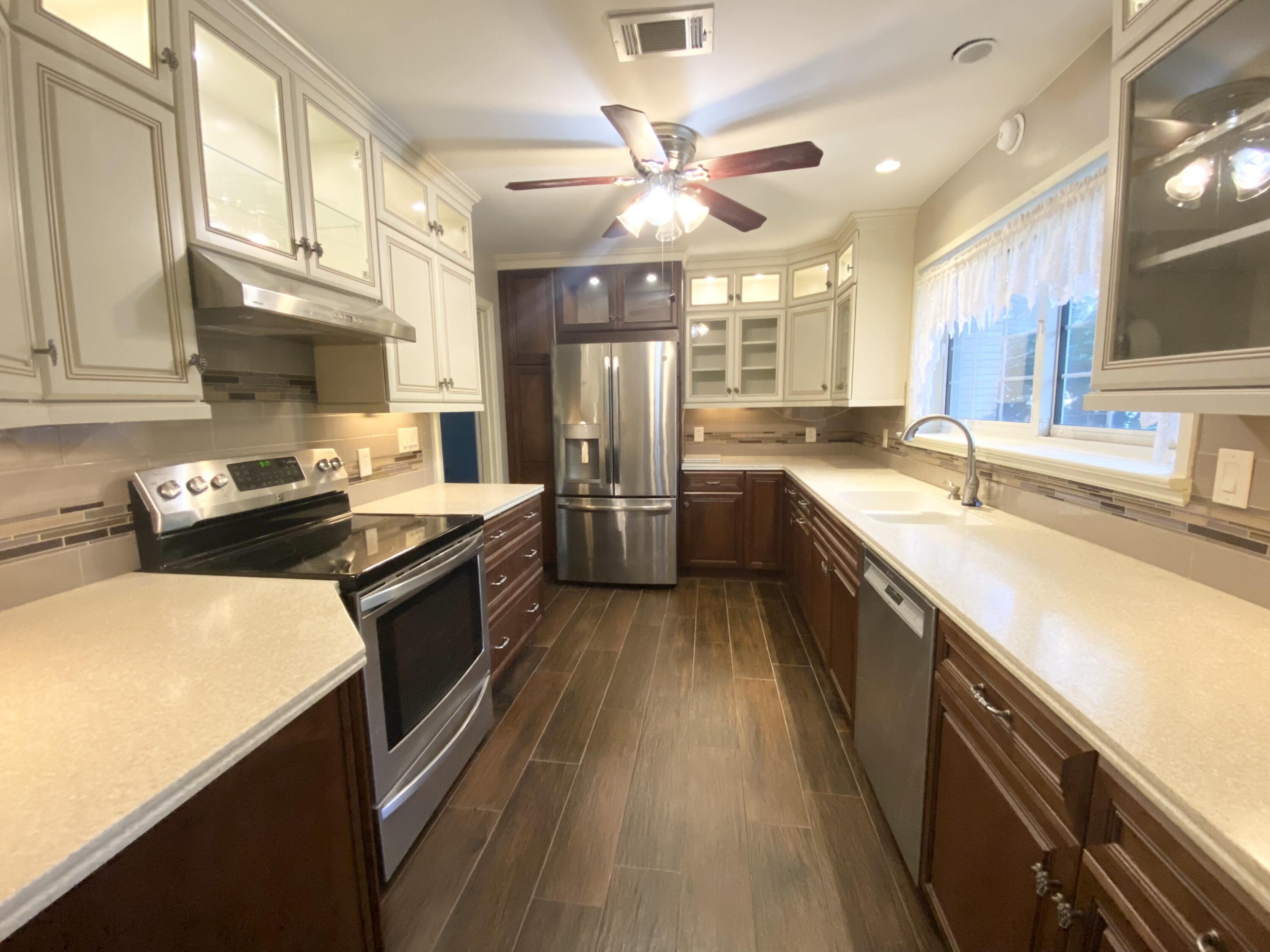 VILLA RUSS PARK - Residential Lease