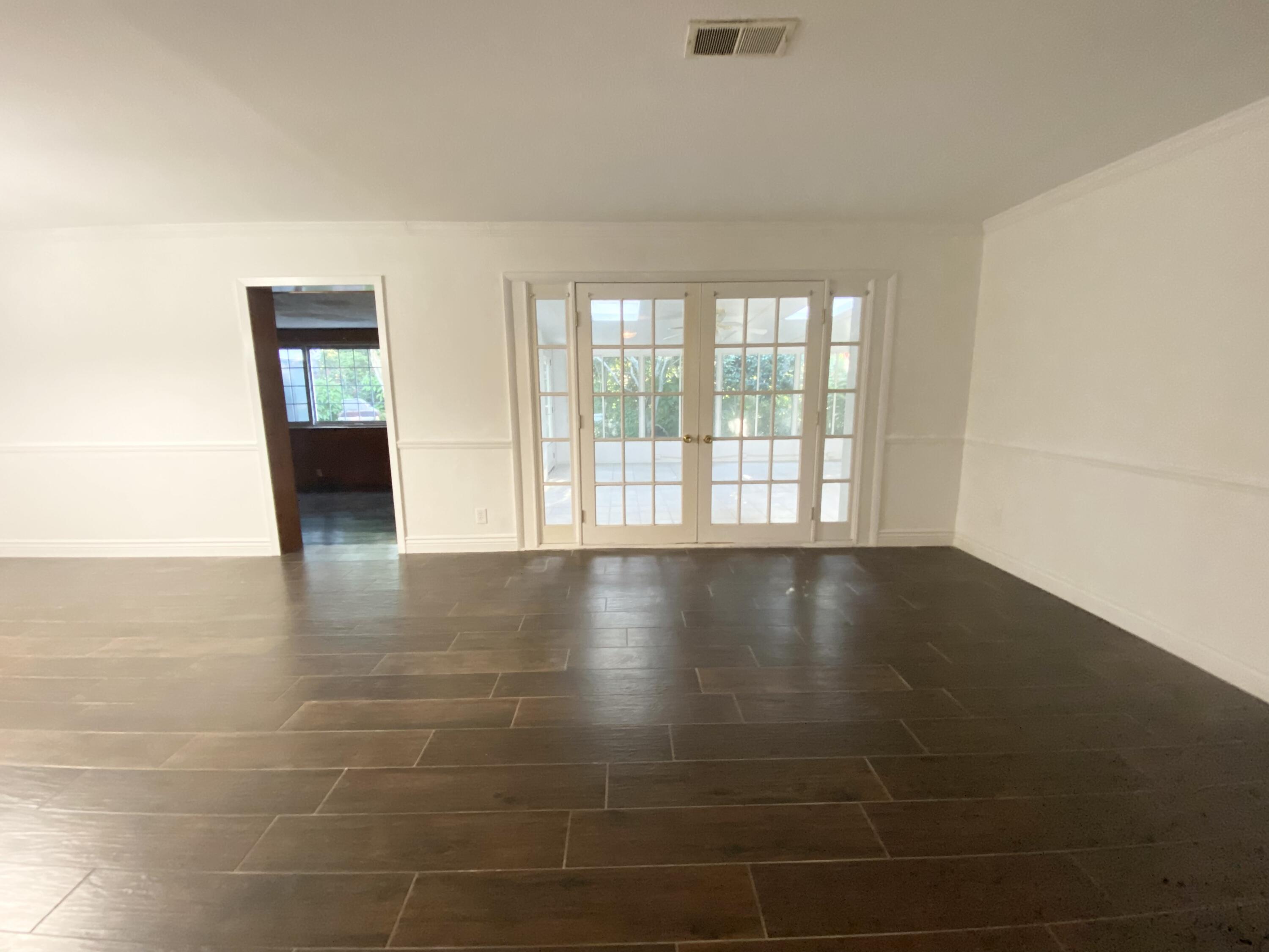 VILLA RUSS PARK - Residential Lease