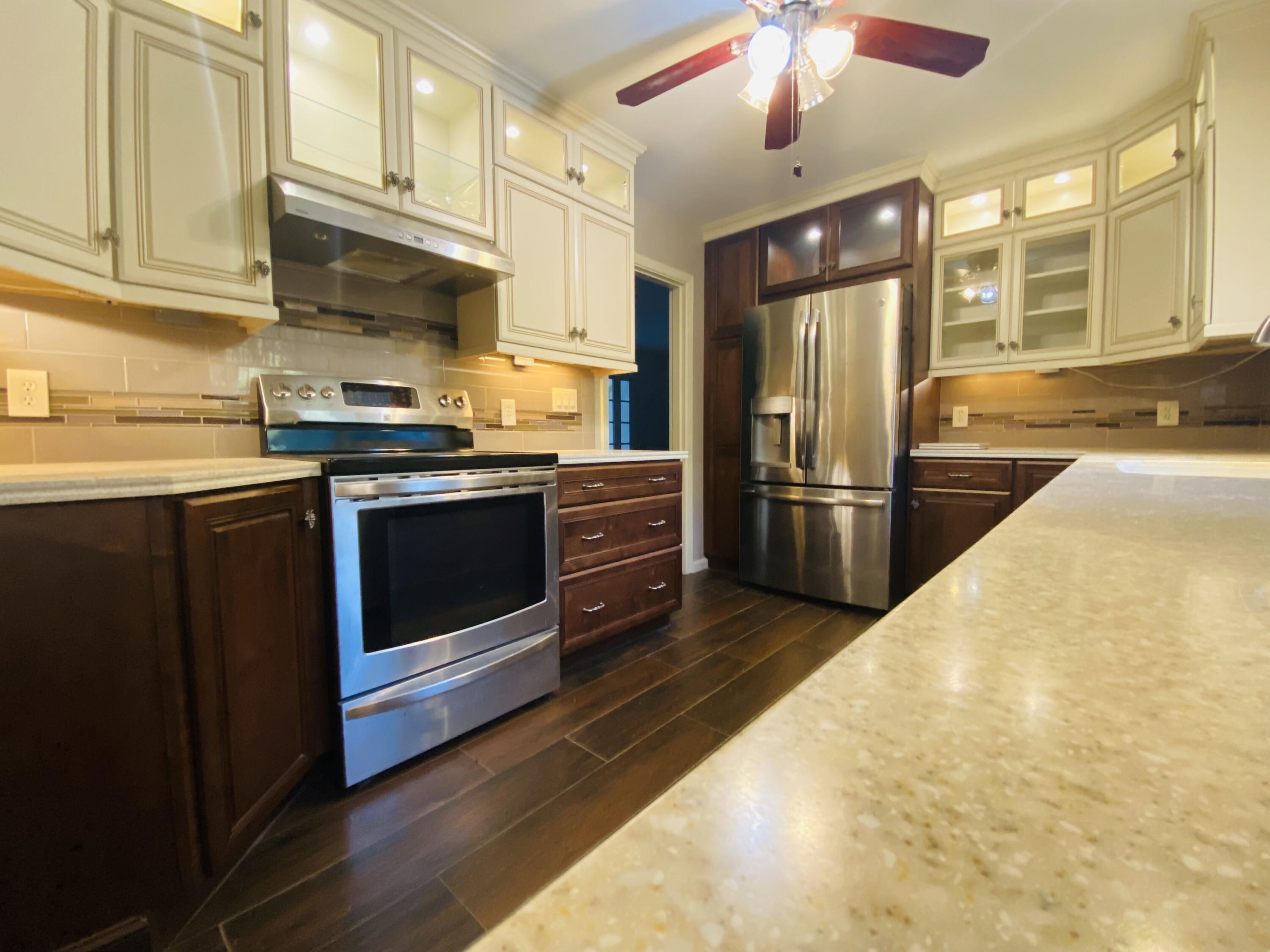 VILLA RUSS PARK - Residential Lease