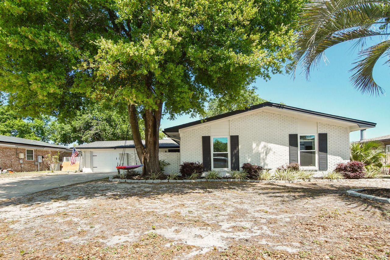 PALM,PINEWD,PARADISE (222211.00) - Residential