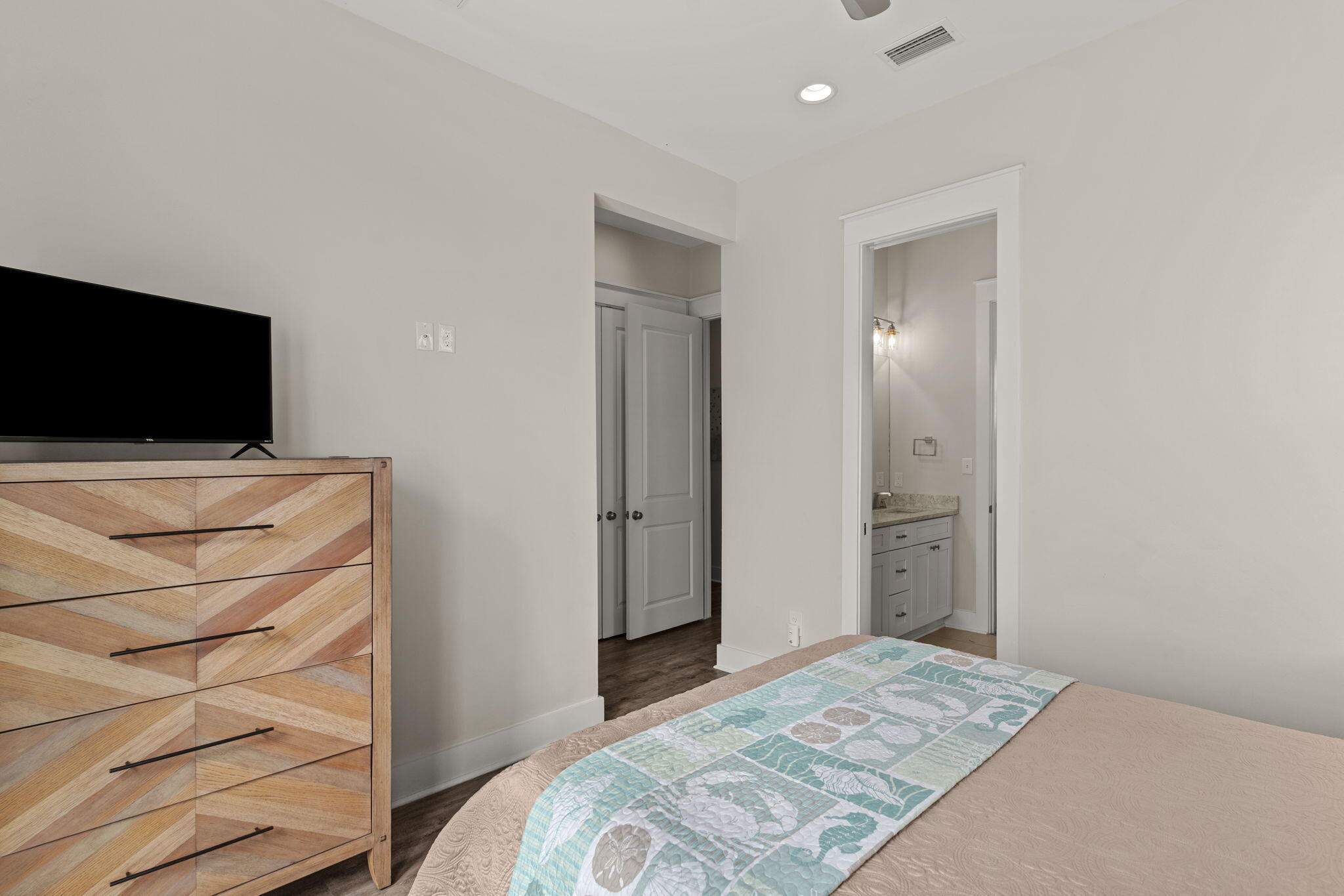 LAKESIDE AT BLUE MOUNTAIN BEACH - Residential