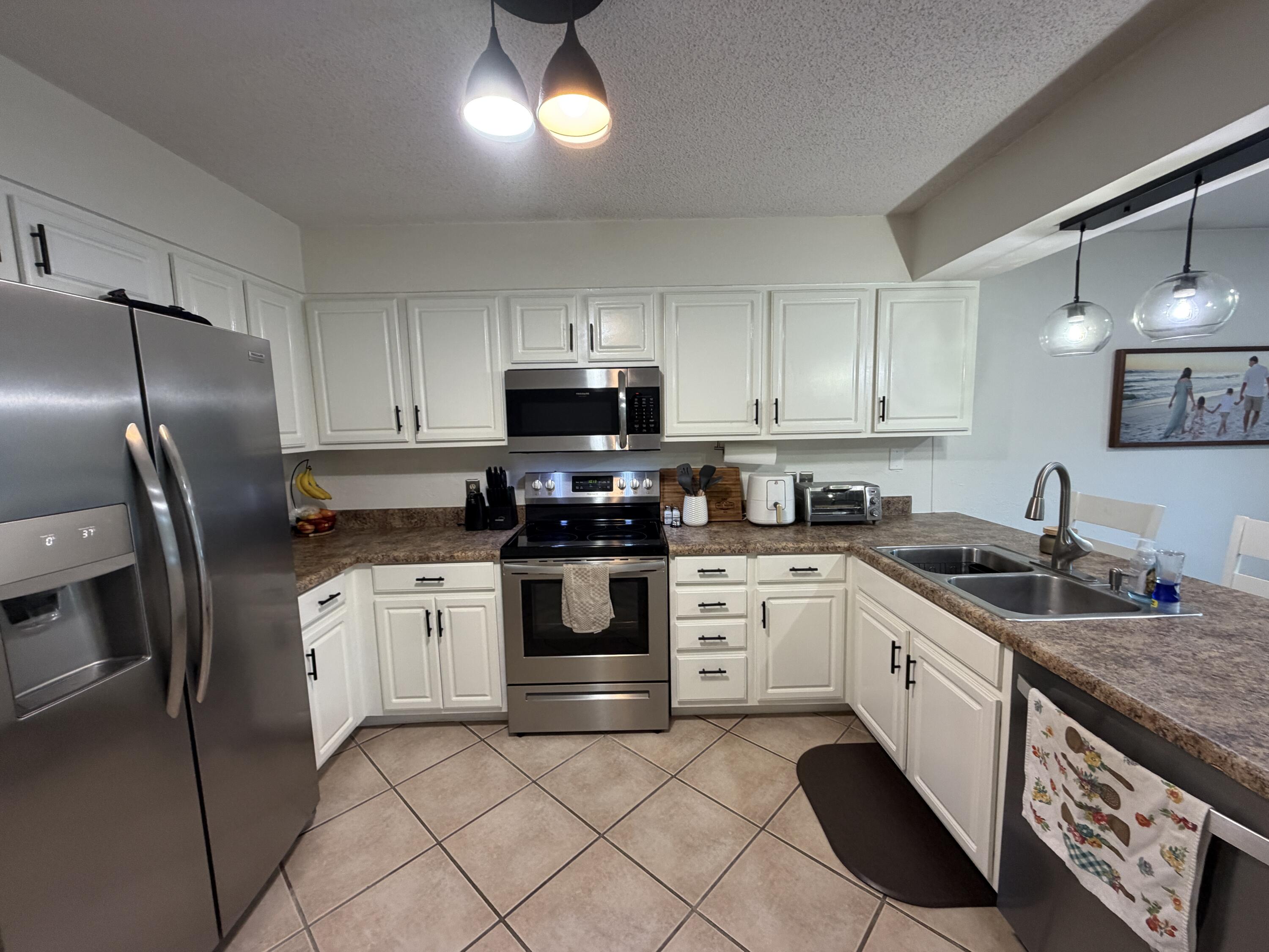 Emerald Beach; Plat 1, Lot 20 Blk A - Residential Lease