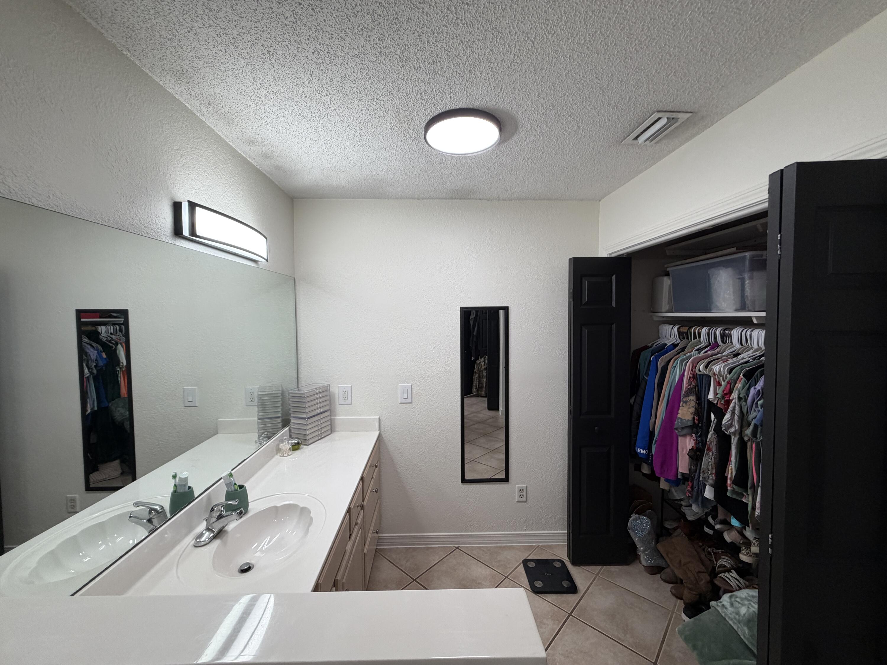 Emerald Beach; Plat 1, Lot 20 Blk A - Residential Lease