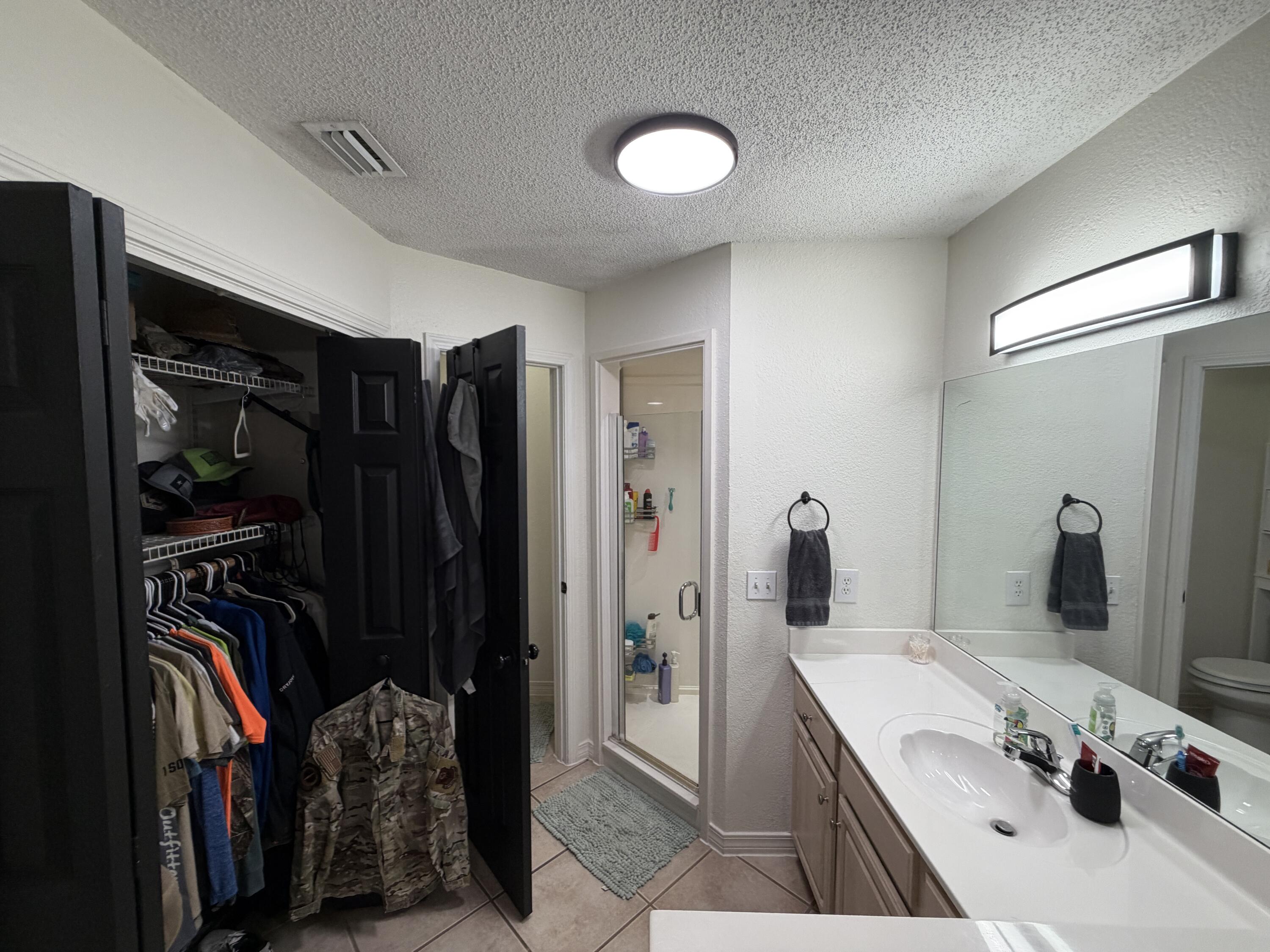 Emerald Beach; Plat 1, Lot 20 Blk A - Residential Lease