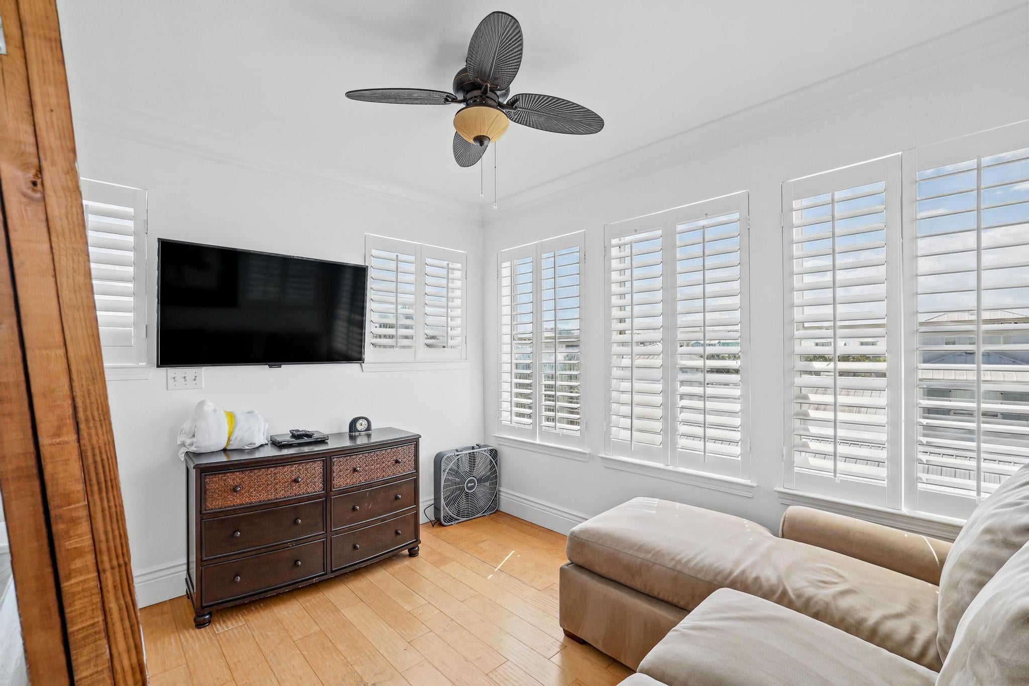 CRYSTAL BEACH - Residential