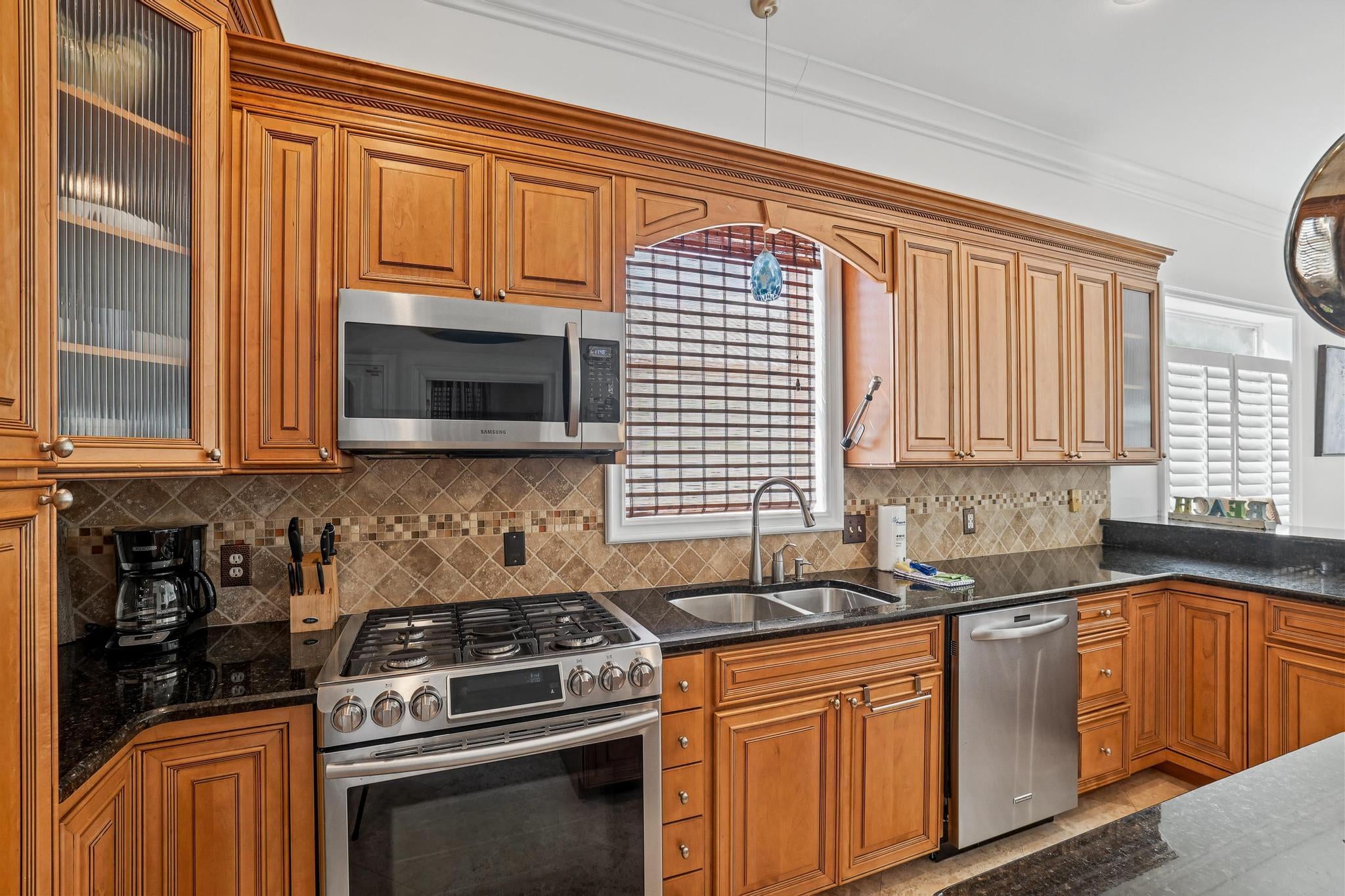 CRYSTAL BEACH - Residential