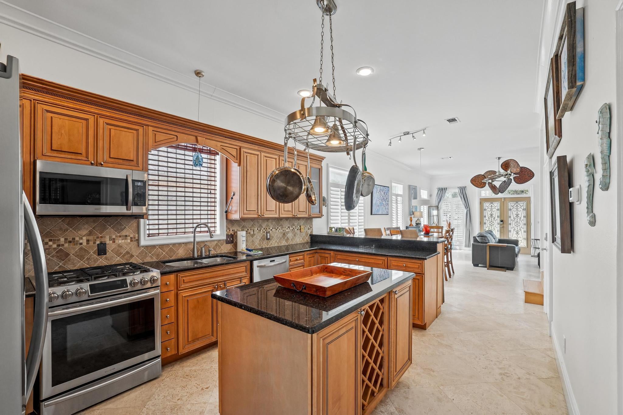 CRYSTAL BEACH - Residential